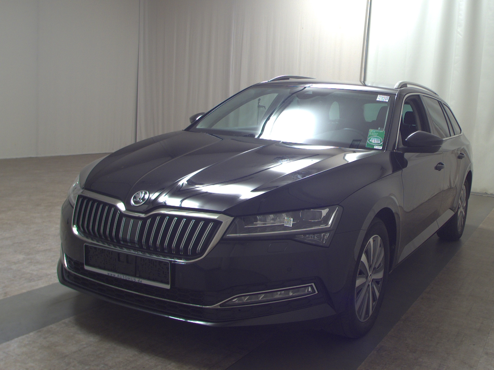 Skoda Superb Kombi 2.0 TDI Style Navi LED AID ACC Shz 2