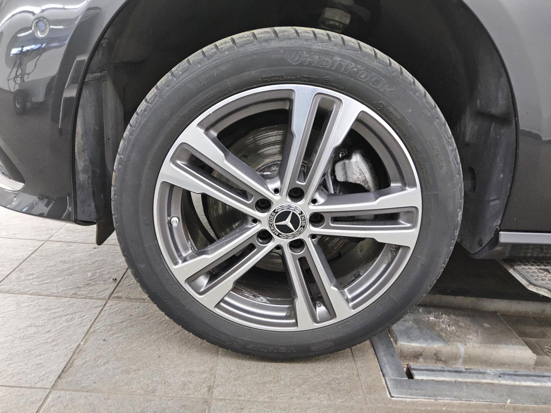 Mercedes-Benz E 220 T d Avantgarde Navi Widescreen LED AHK 11