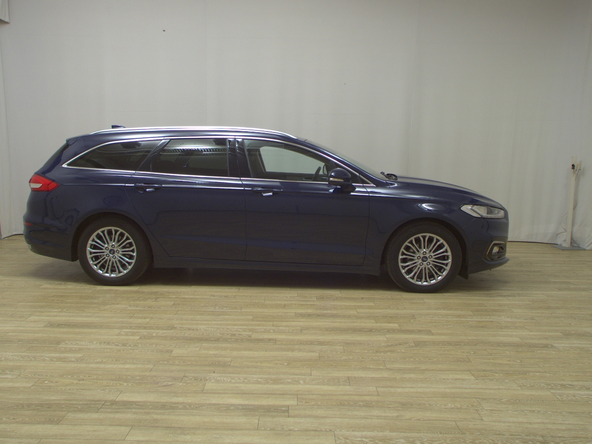 Ford Mondeo Turnier 2.0 EB Titanium Navi LED Shz PDC