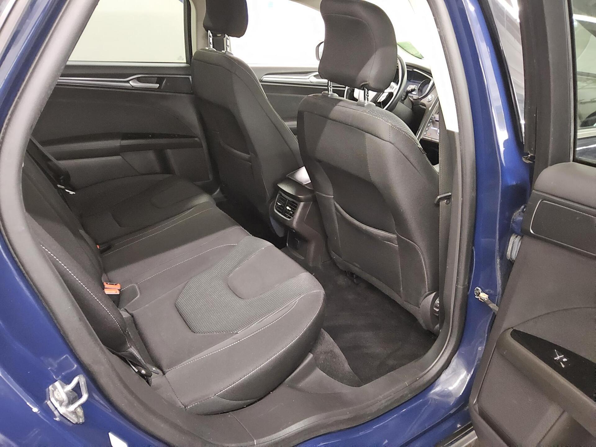 Ford Mondeo Turnier 2.0 EB Titanium Navi LED Shz PDC 13