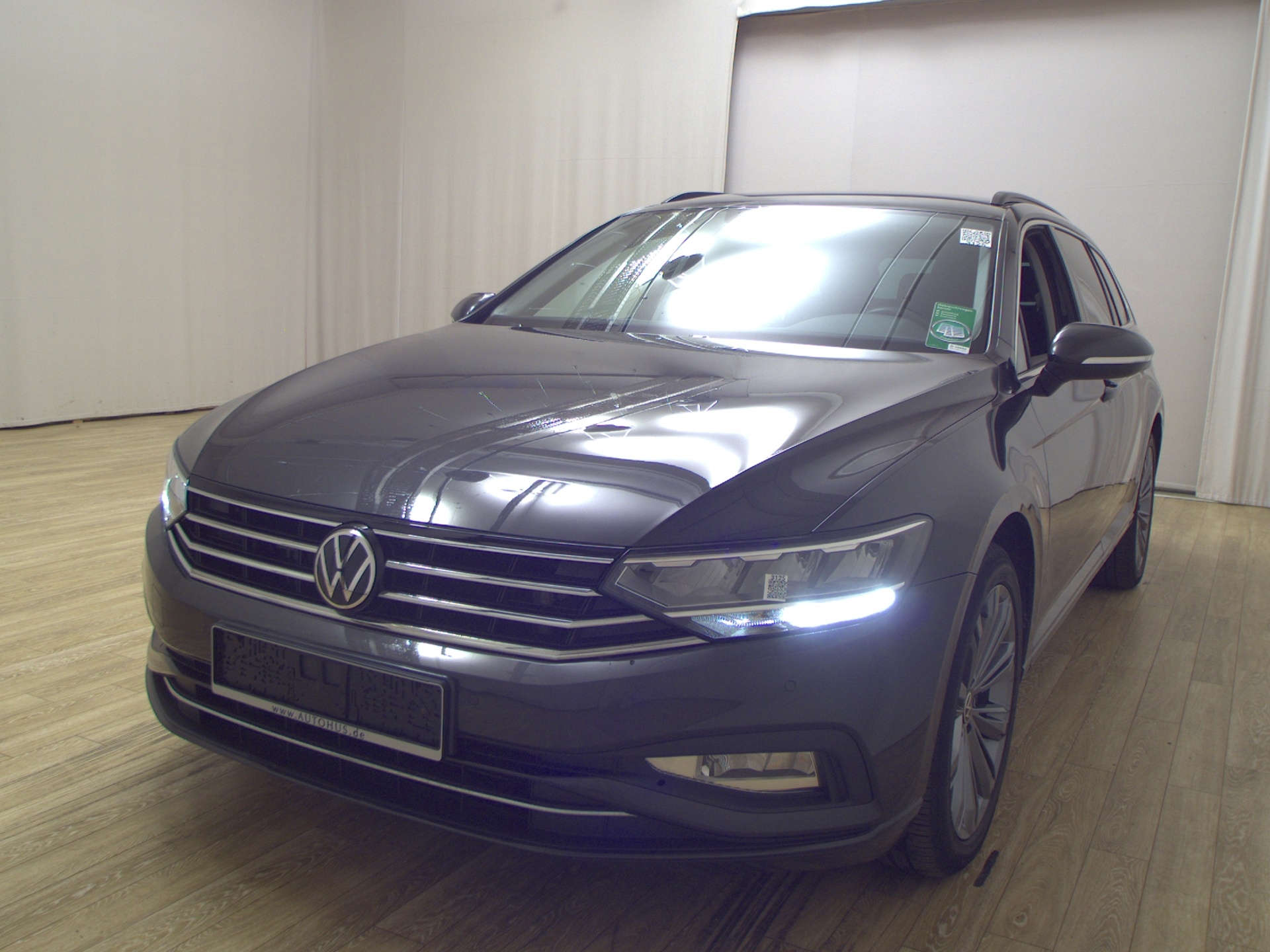 Volkswagen Passat Var. 2.0 TDI Business Navi LED Shz AHK 2