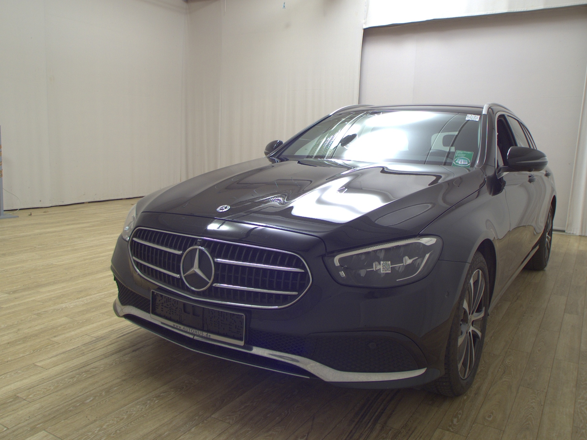 Mercedes-Benz E 300 T de Avantgarde Navi Widescreen LED 360° 2