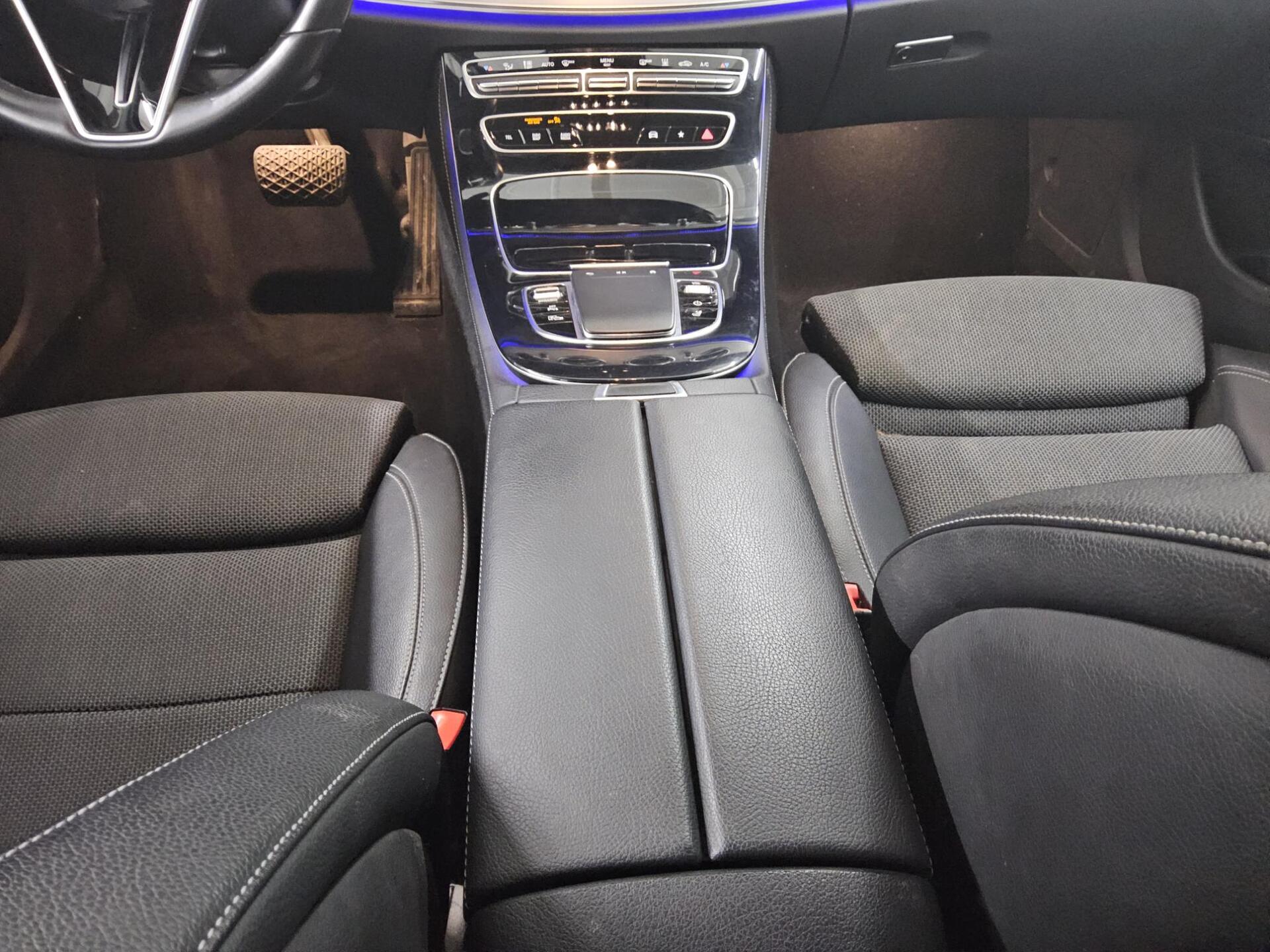 Mercedes-Benz E 300 T de Avantgarde Navi Widescreen LED 360° 6