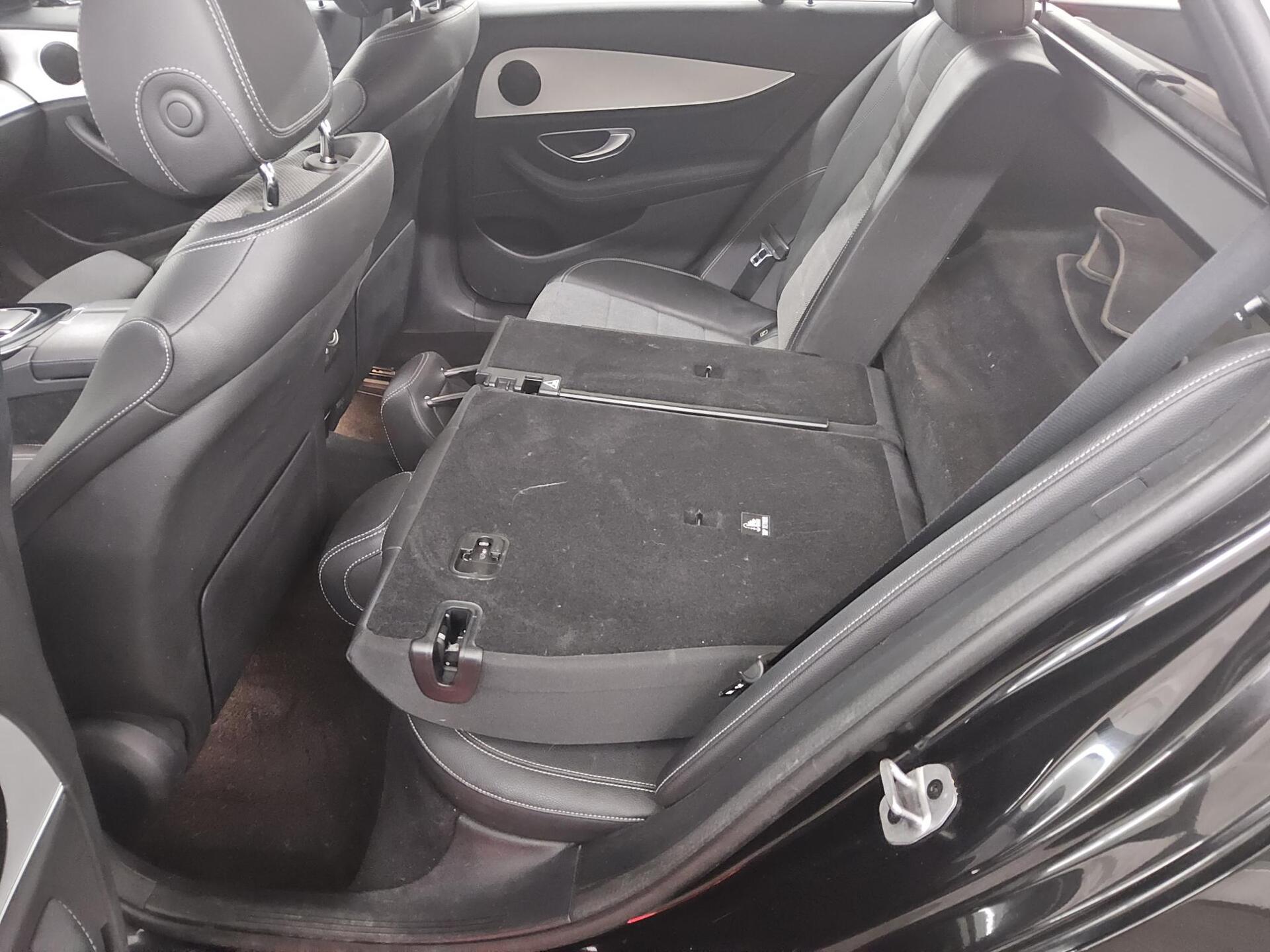 Mercedes-Benz E 300 T de Avantgarde Navi Widescreen LED 360° 13