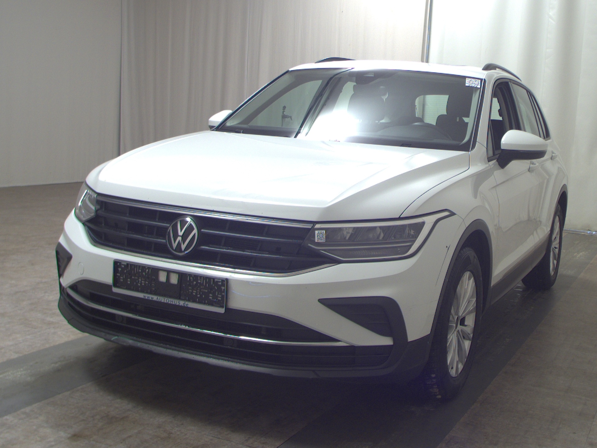 Volkswagen Tiguan 2.0 TDI Life Navi LED Pano AHK ACC PDC 2