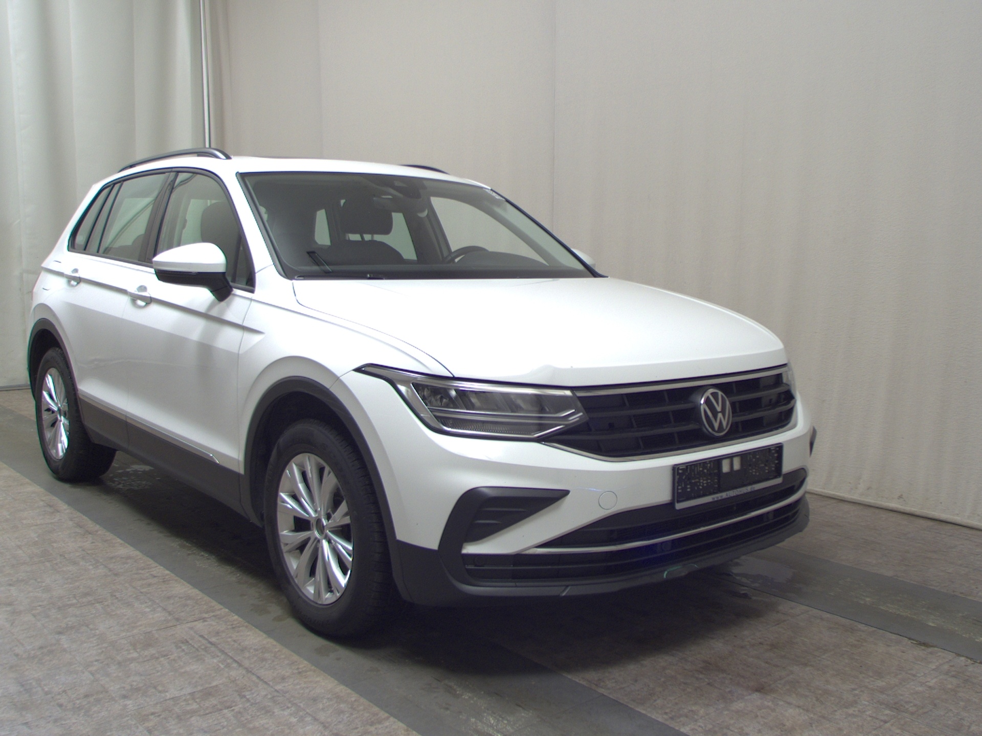 Volkswagen Tiguan 2.0 TDI Life Navi LED Pano AHK ACC PDC 3