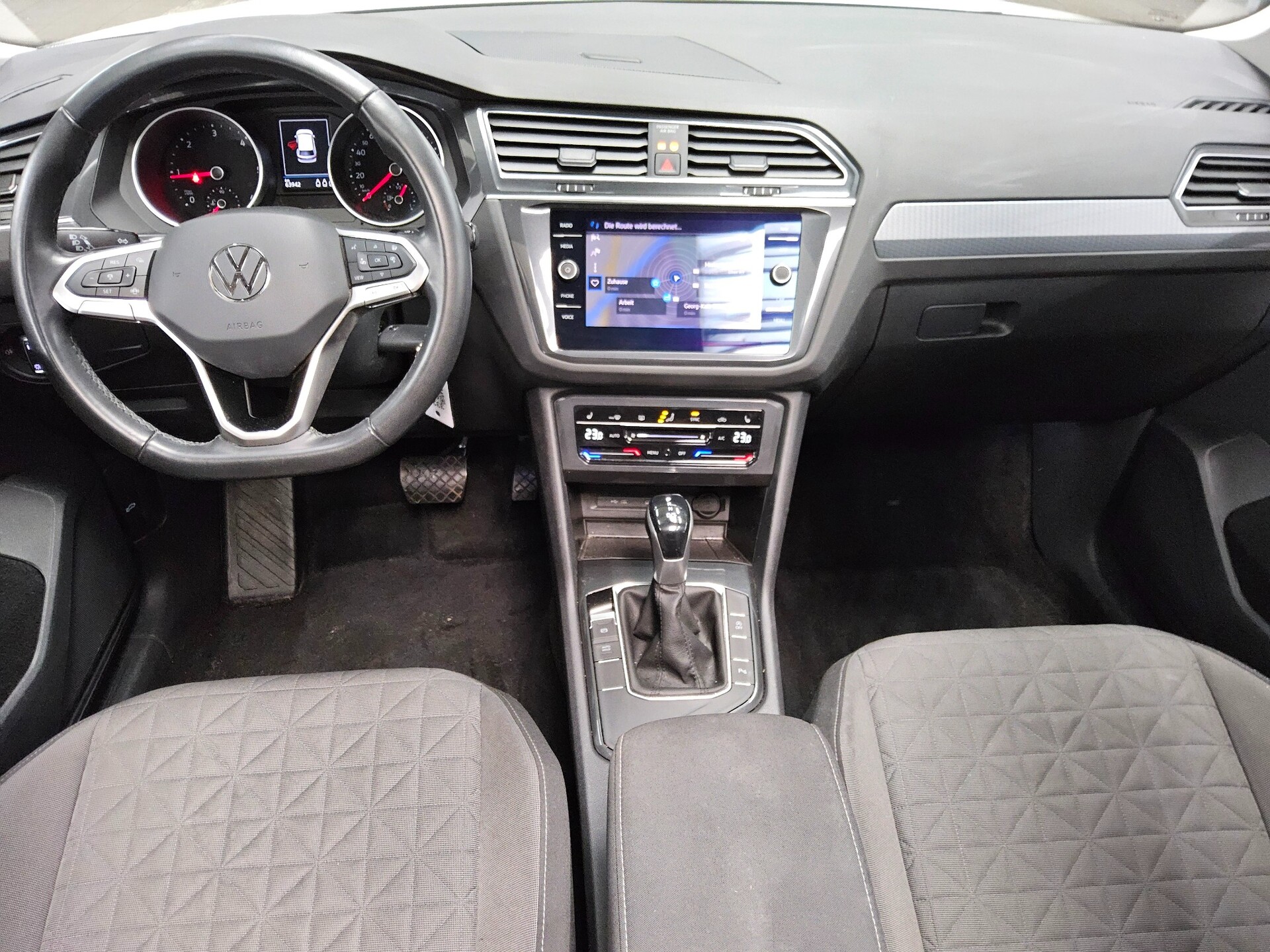 Volkswagen Tiguan 2.0 TDI Life Navi LED Pano AHK ACC PDC 5