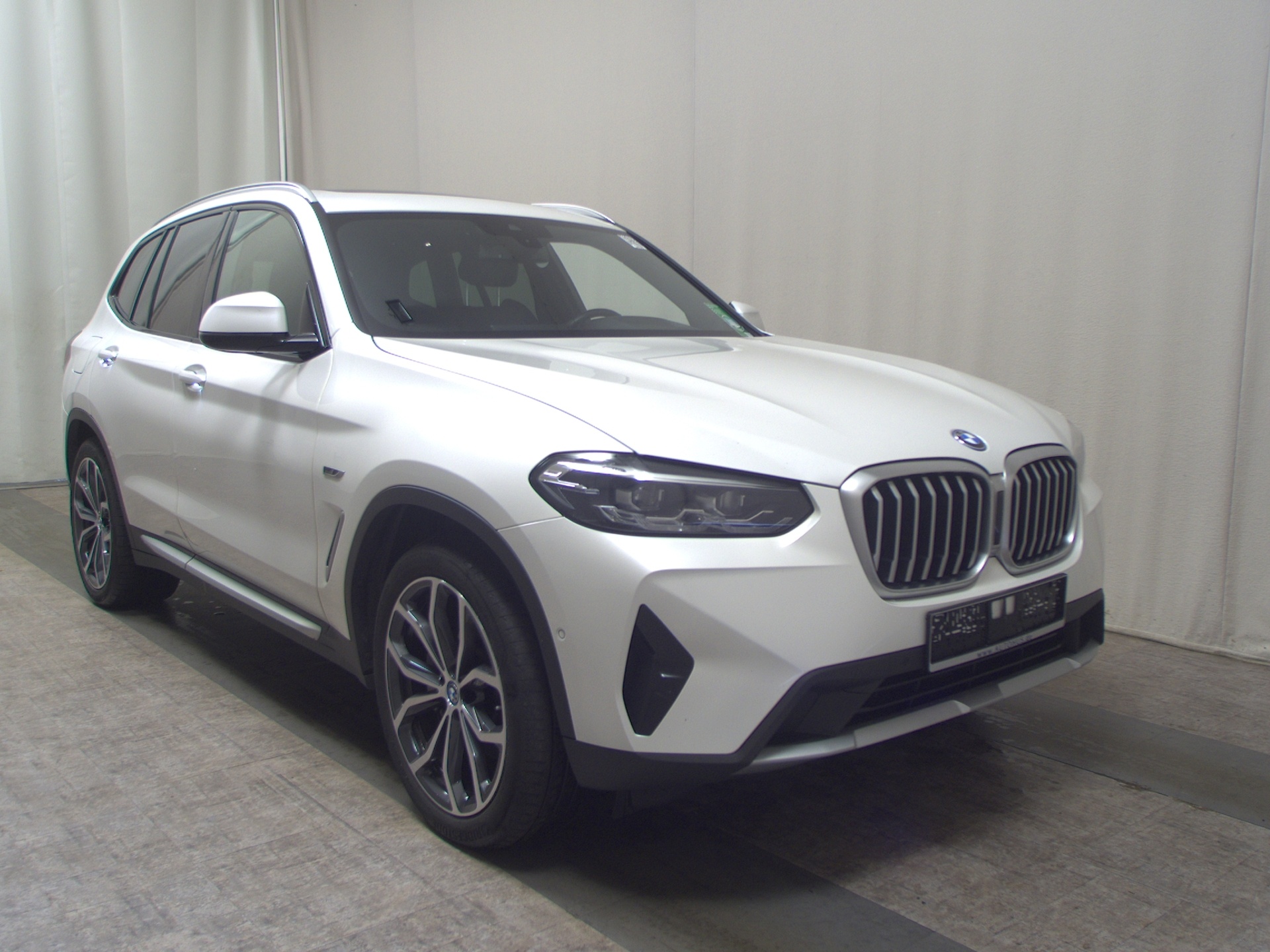 BMW X3 xDrive30e Leder Navi LED Pano RfK HiFi AHK 3