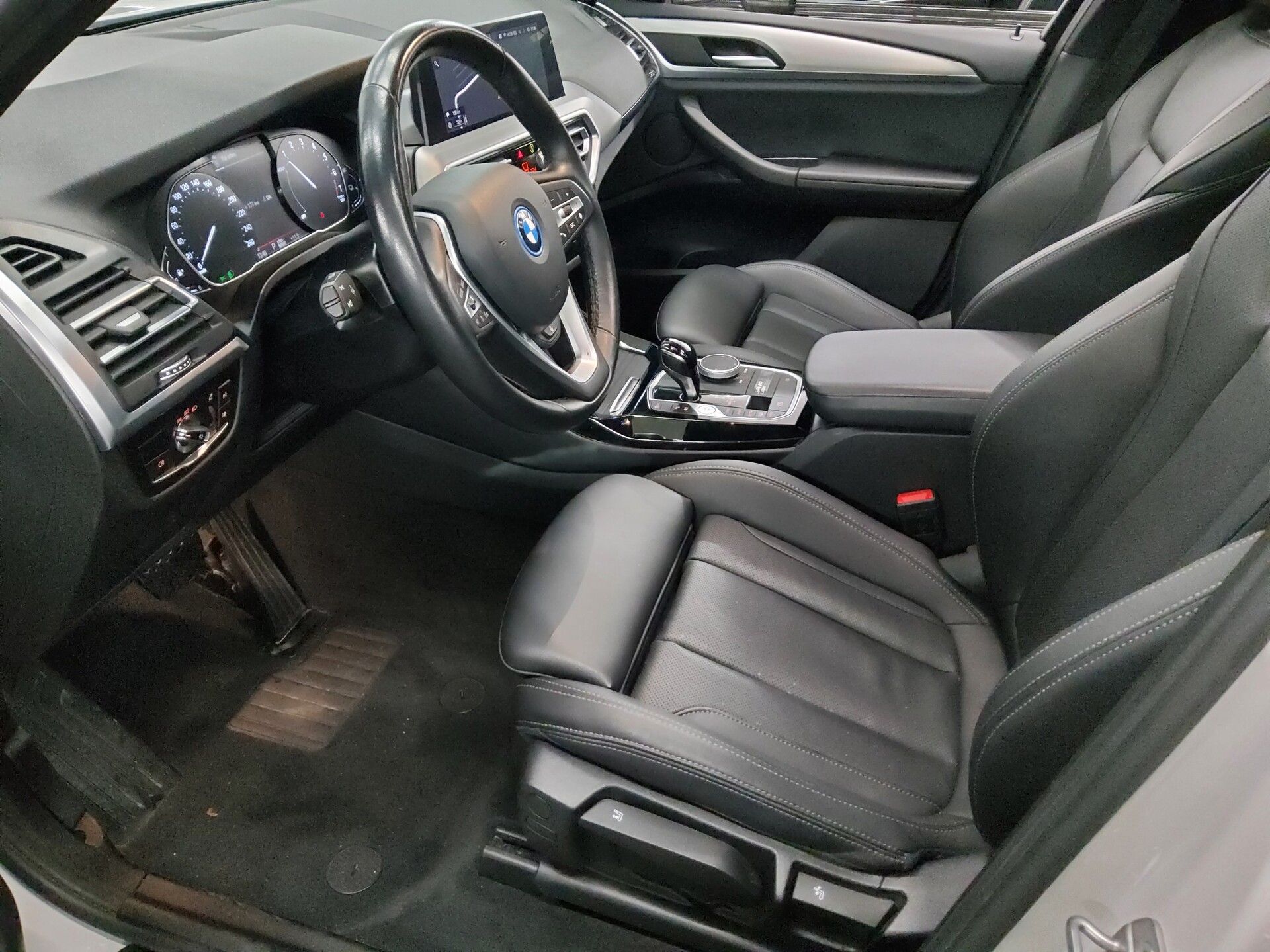 BMW X3 xDrive30e Leder Navi LED Pano RfK HiFi AHK 8