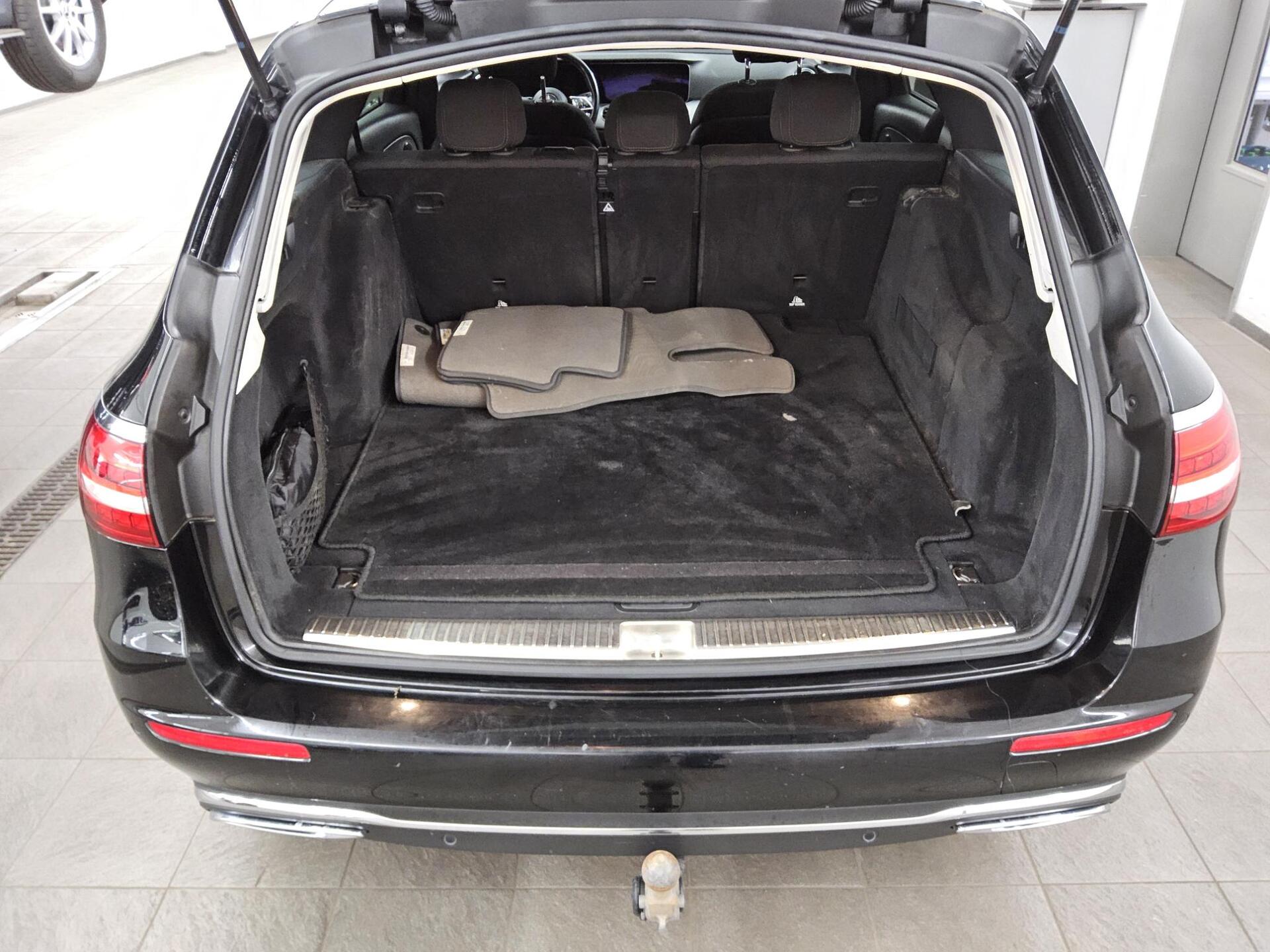 Mercedes-Benz E 220 T d Avantgarde Navi MB-LED HuD AHK RFK 12