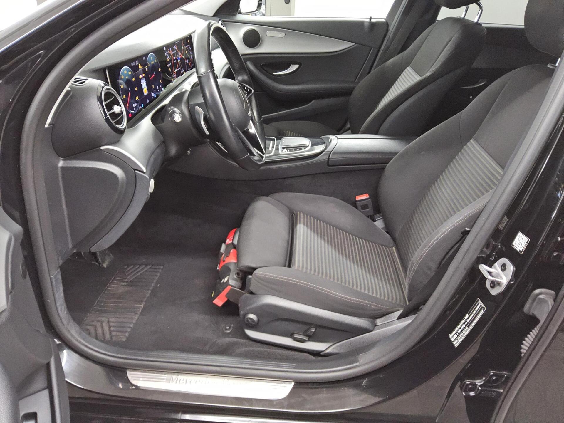 Mercedes-Benz E 220 T d Avantgarde Navi MB-LED HuD AHK RFK 9