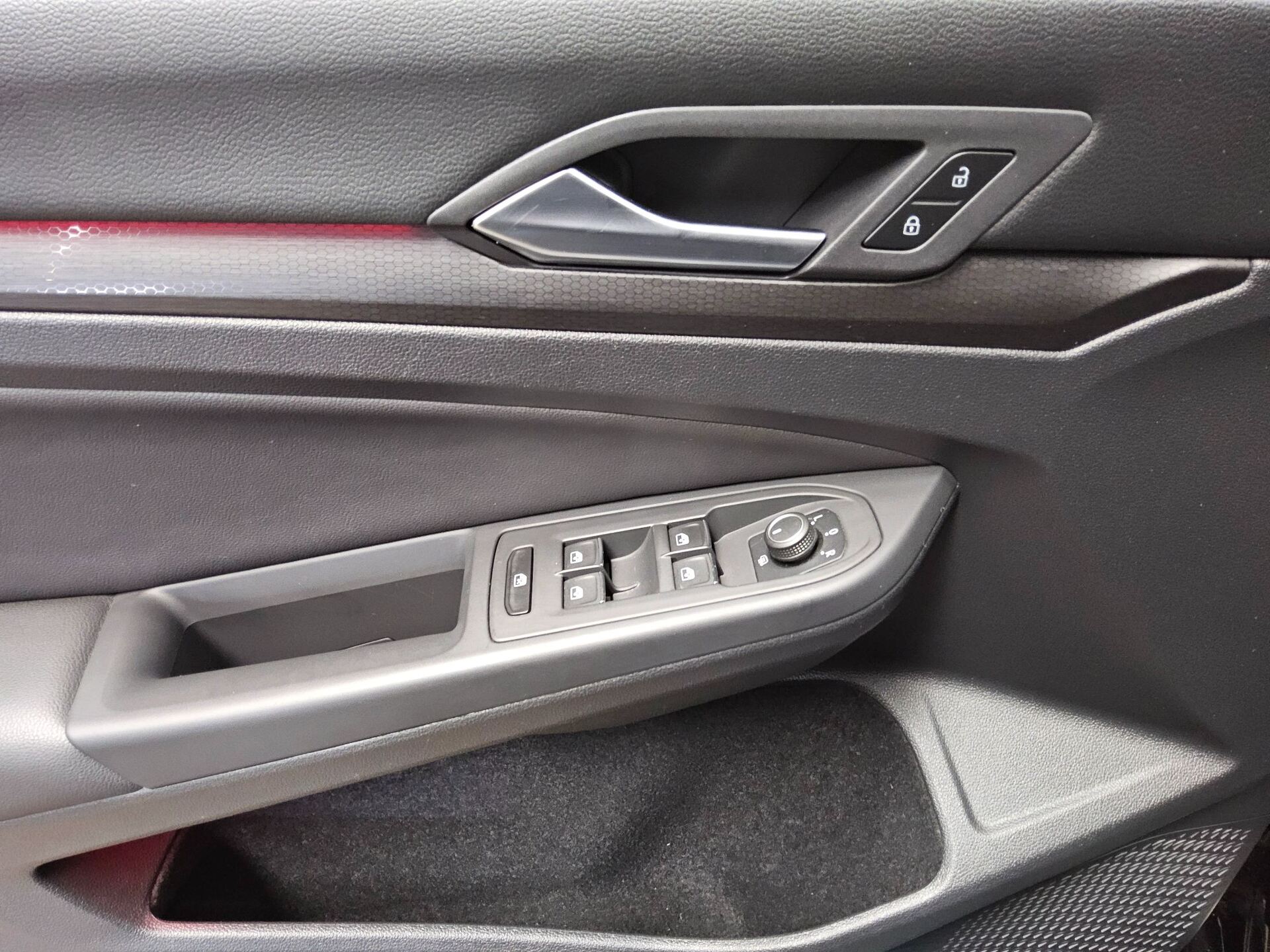 Volkswagen Golf-8 2.0 TSI GTI Leder Navi LED AID H/K AHK 10