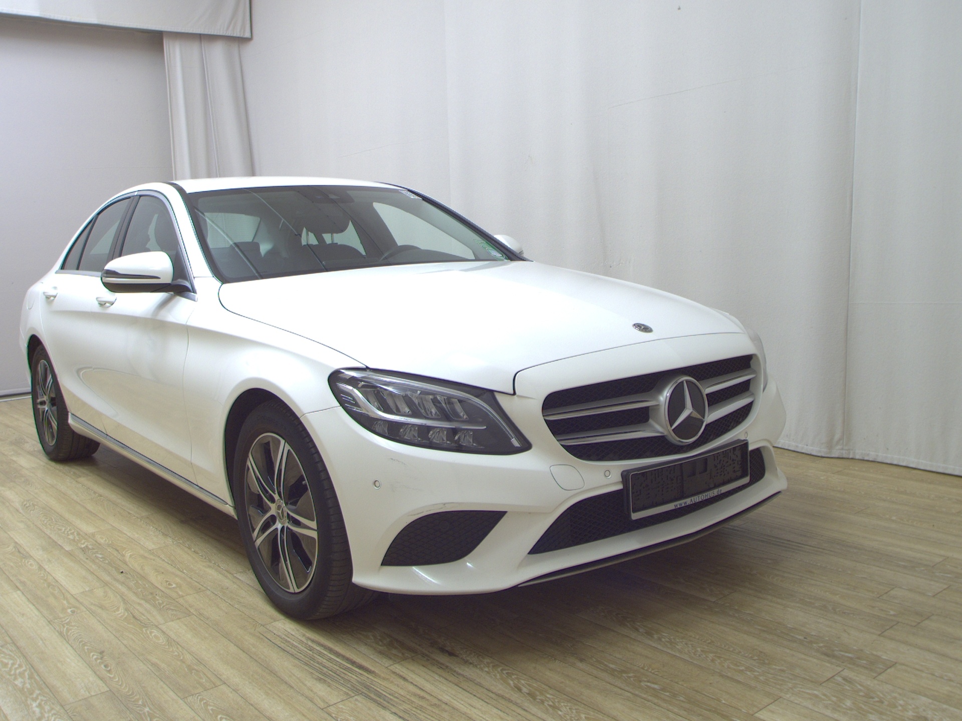 Mercedes-Benz C 180 d Avantgarde Navi LED Shz PDC 3