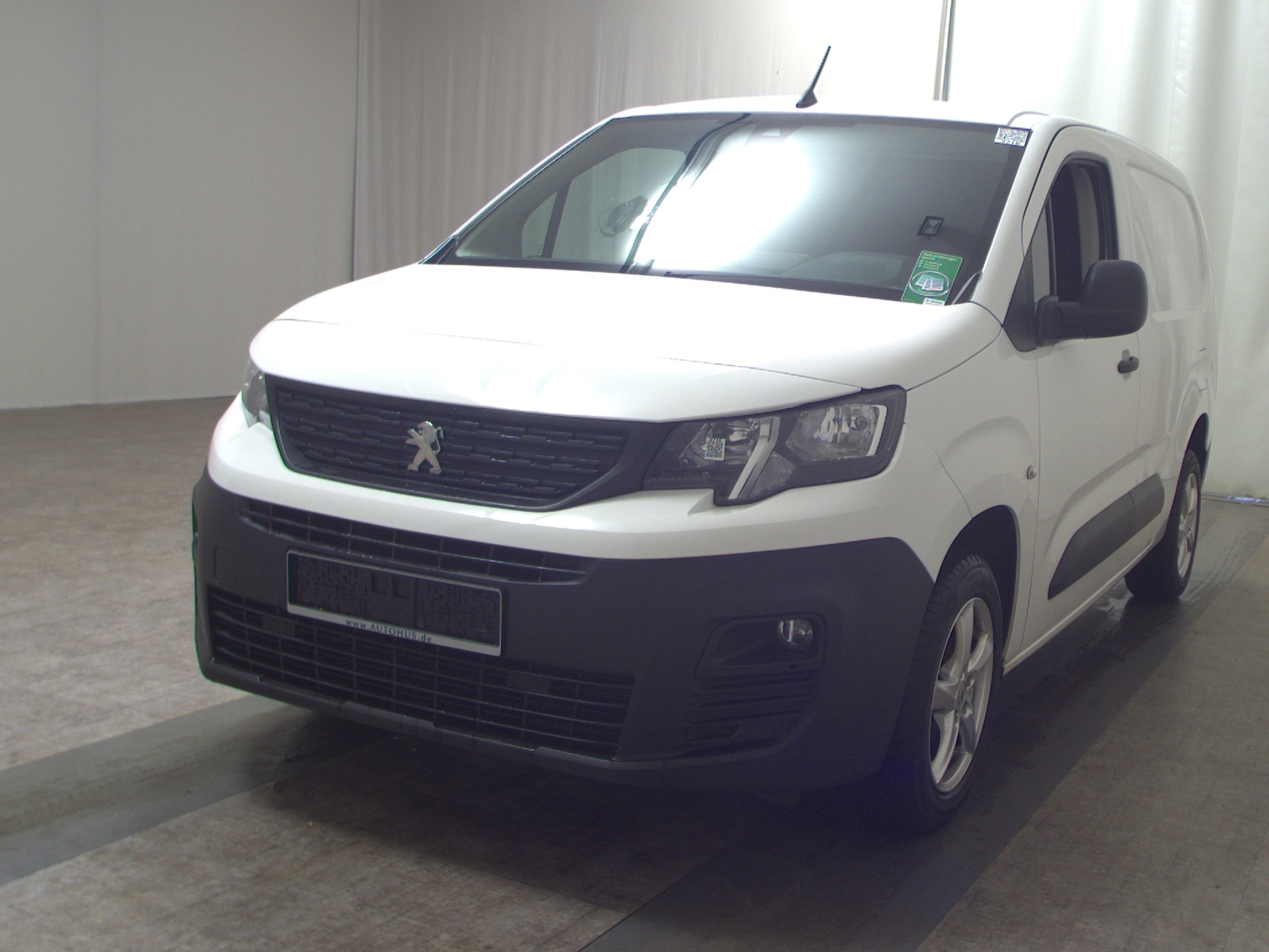 Peugeot Partner L2 1.5 BlueHDI 3-Sitze Navi PDC Tempomat 2