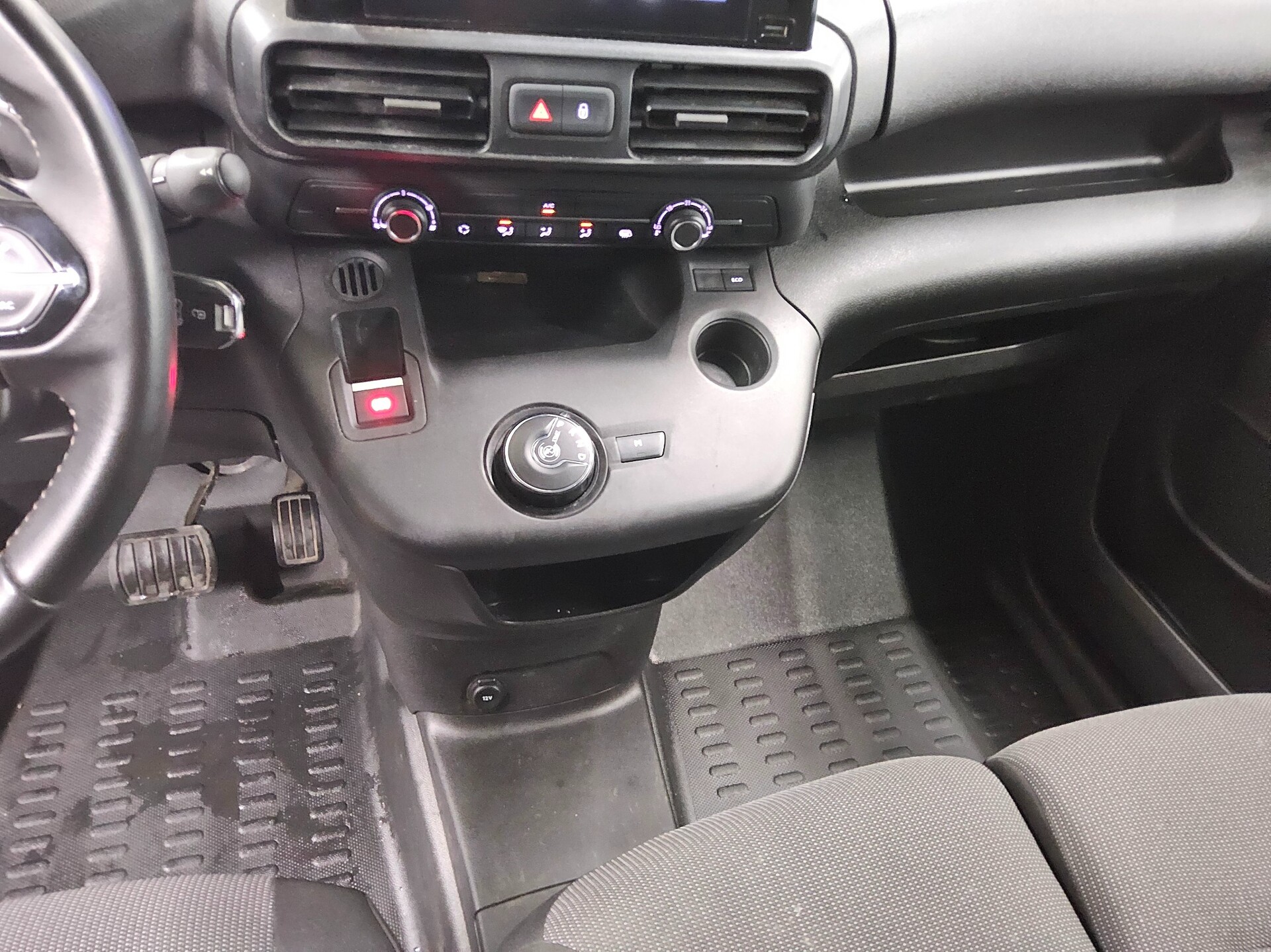 Peugeot Partner L2 1.5 BlueHDI 3-Sitze Navi PDC Tempomat 6