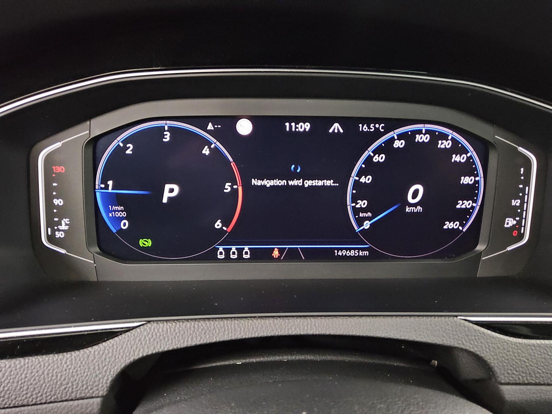 Volkswagen Passat Var. 2.0 TDI Business Navi LED AID Pano 8