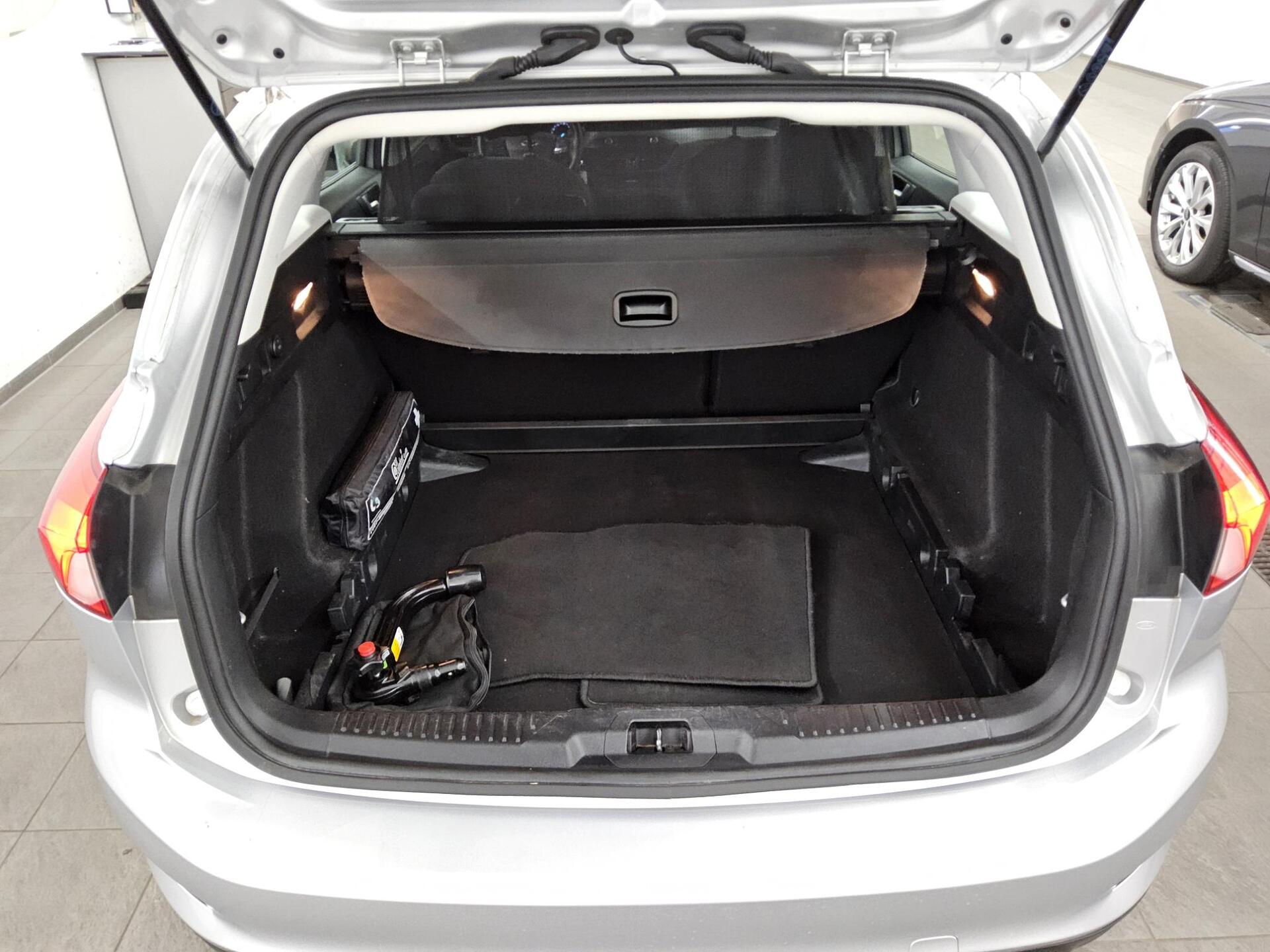 Ford Focus Turnier 1.5 EB Trend LED Tempomat AHK 11