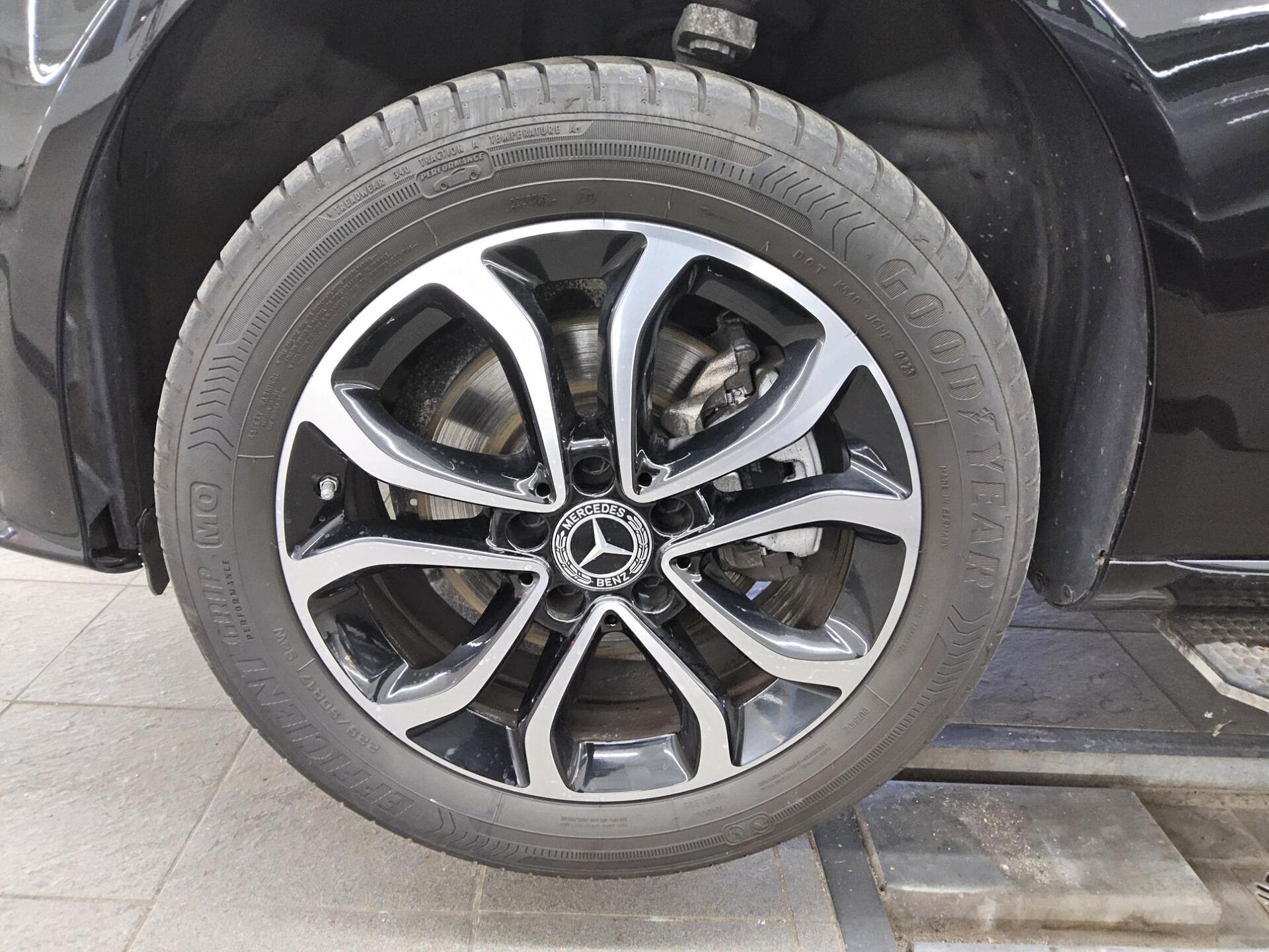 Mercedes-Benz C 220 T d Avantgarde T-Leder Navi LED Night RfK 10