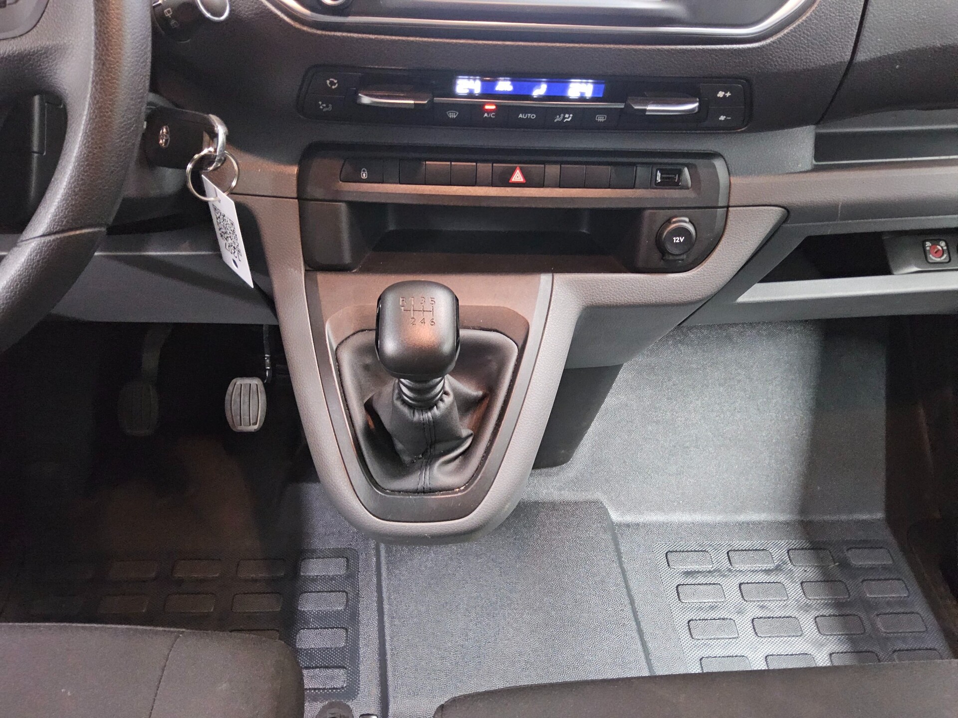 Toyota Proace 2.0 D-4D L2 Comfort 9-Sitze Navi 6