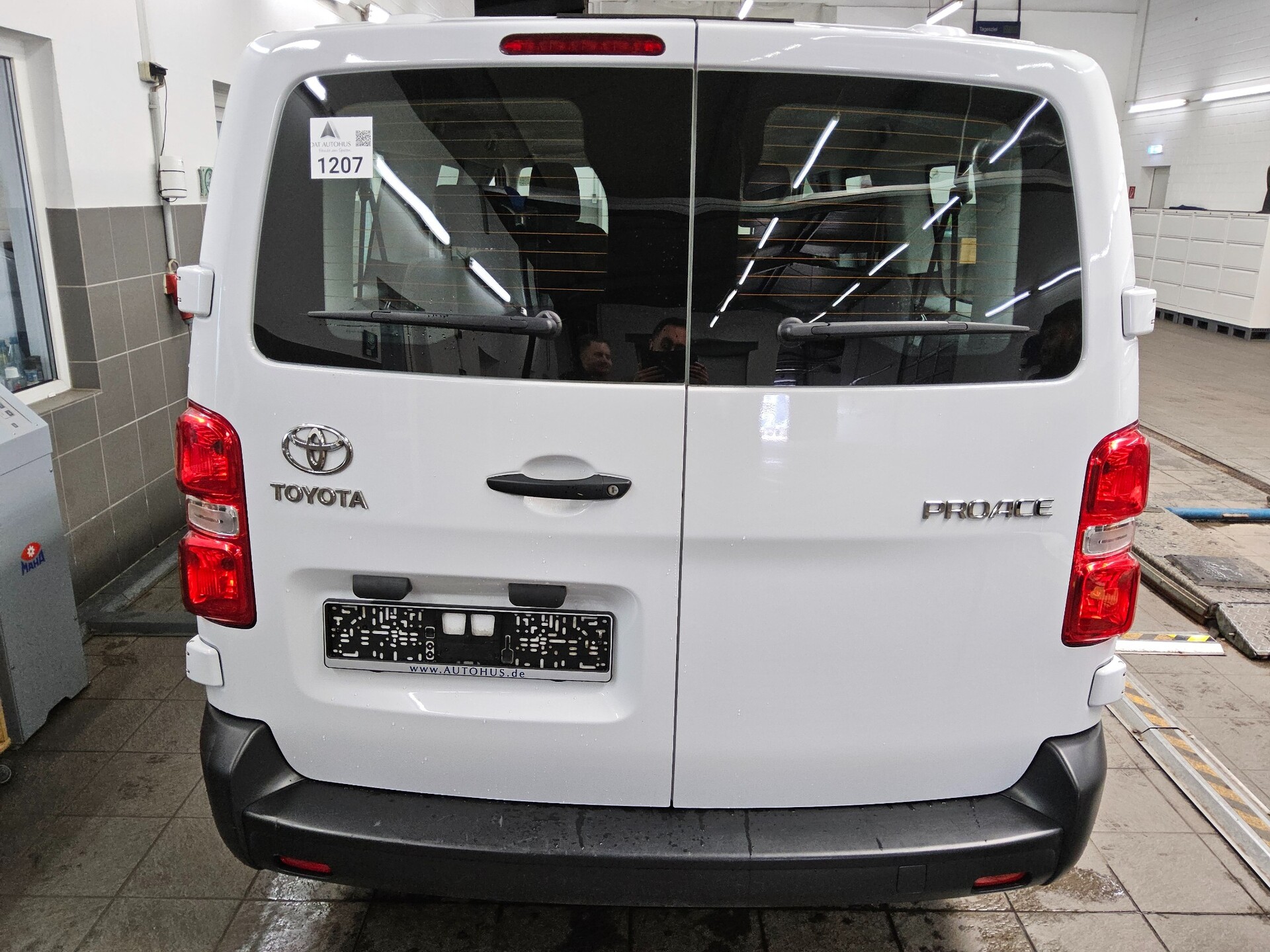 Toyota Proace 2.0 D-4D L2 Comfort 9-Sitze Navi 11