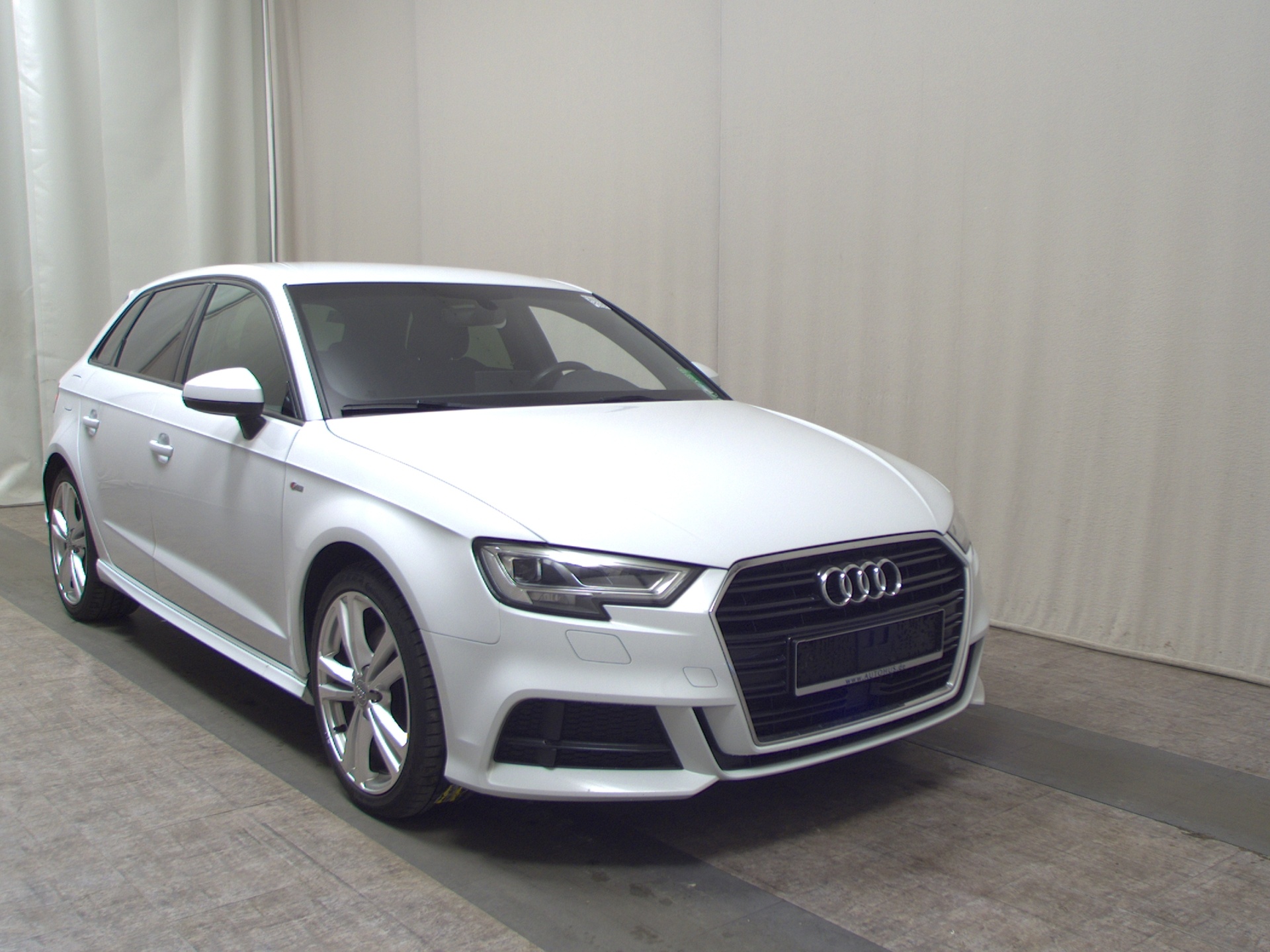 Audi A3 Sportback 35 TDI sport S-Line Nav LED Shz AHK 3