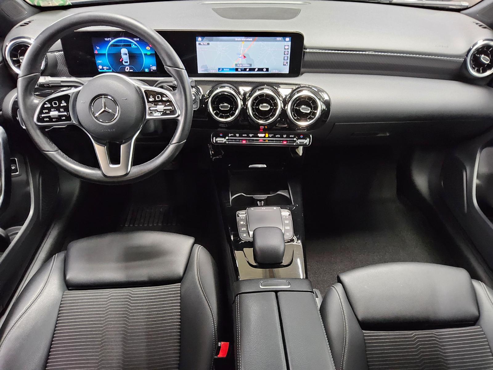 Mercedes-Benz A 200 d Progressive T-Leder Navi LED RfK PDC Shz 5