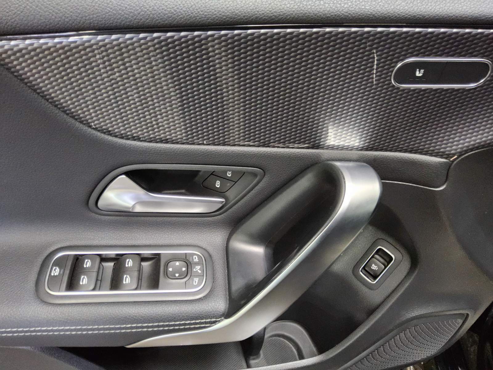 Mercedes-Benz A 200 d Progressive T-Leder Navi LED RfK PDC Shz 10