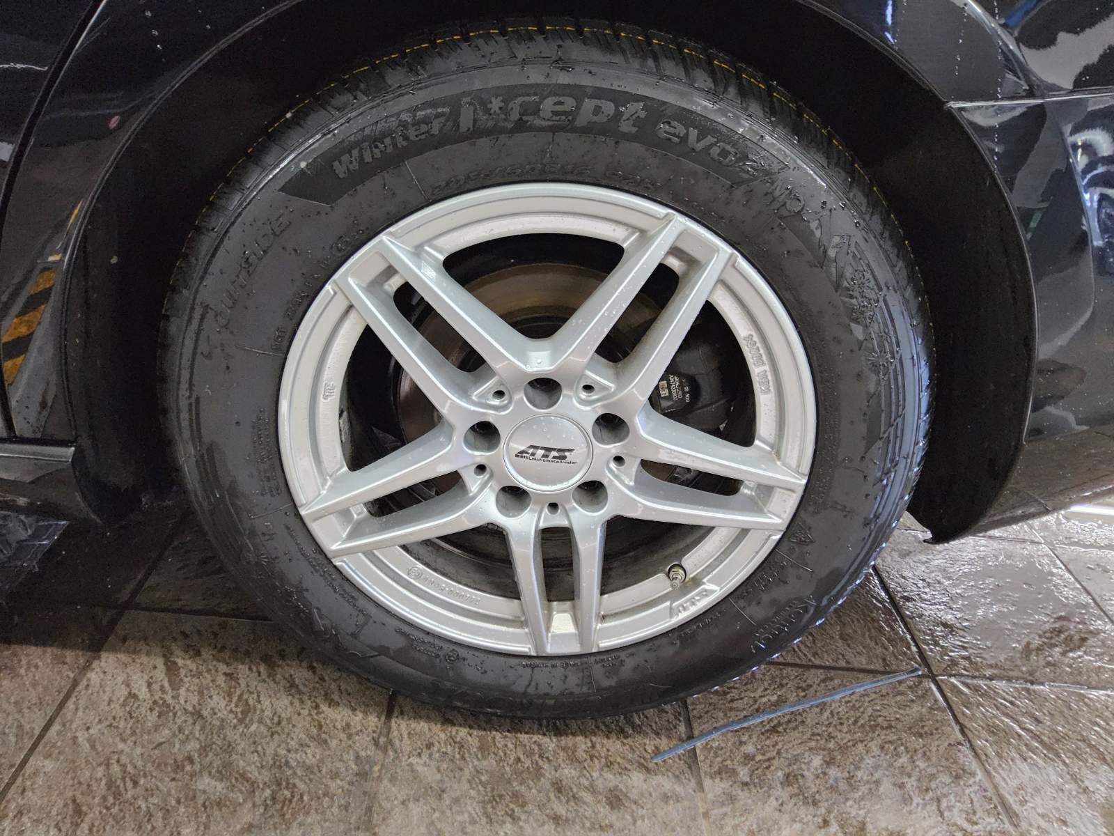 Mercedes-Benz A 200 d Progressive T-Leder Navi LED RfK PDC Shz 11