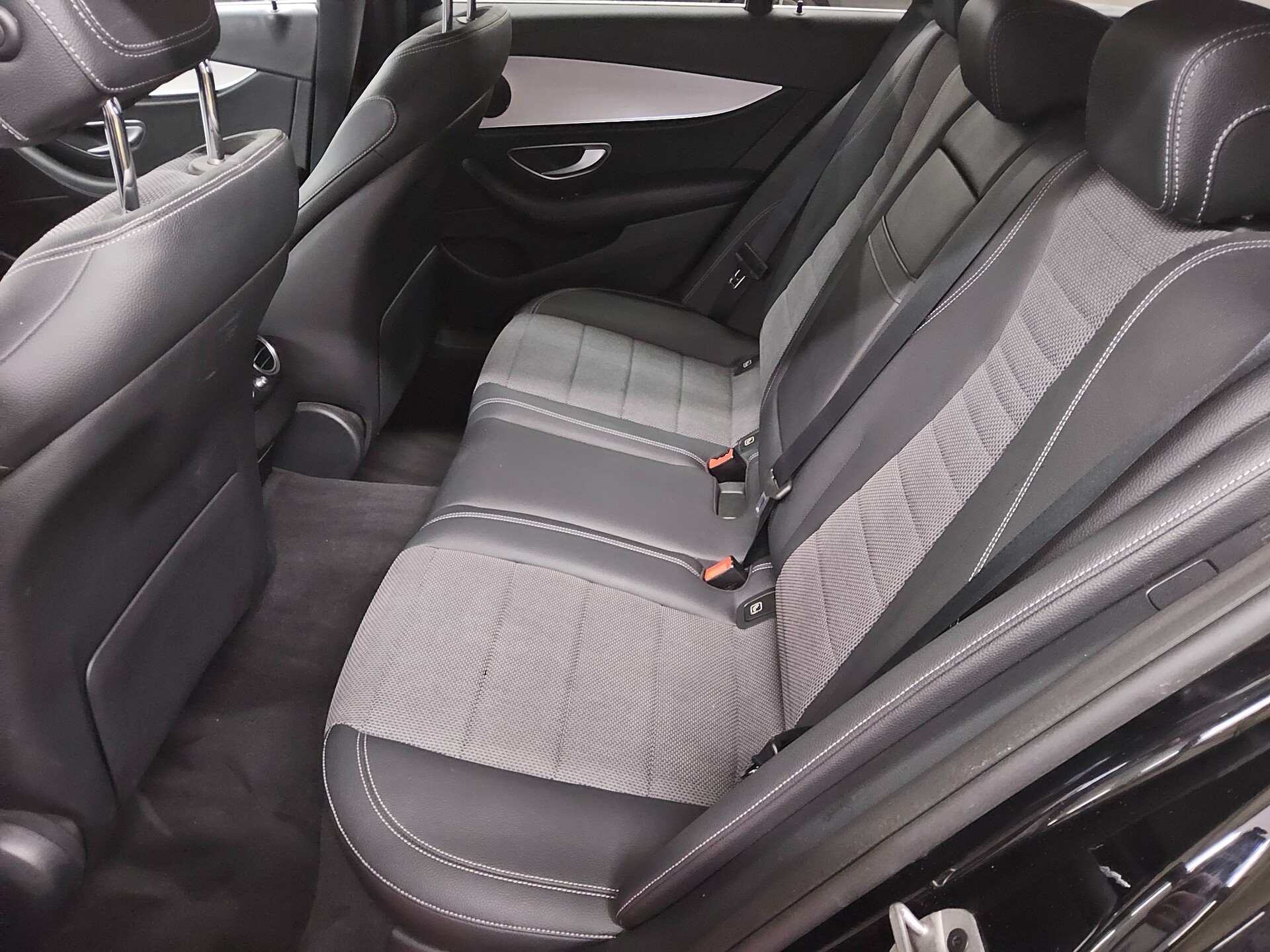 Mercedes-Benz E 220 T d Avantgarde Navi LED RfK AHK Distr.+ 13