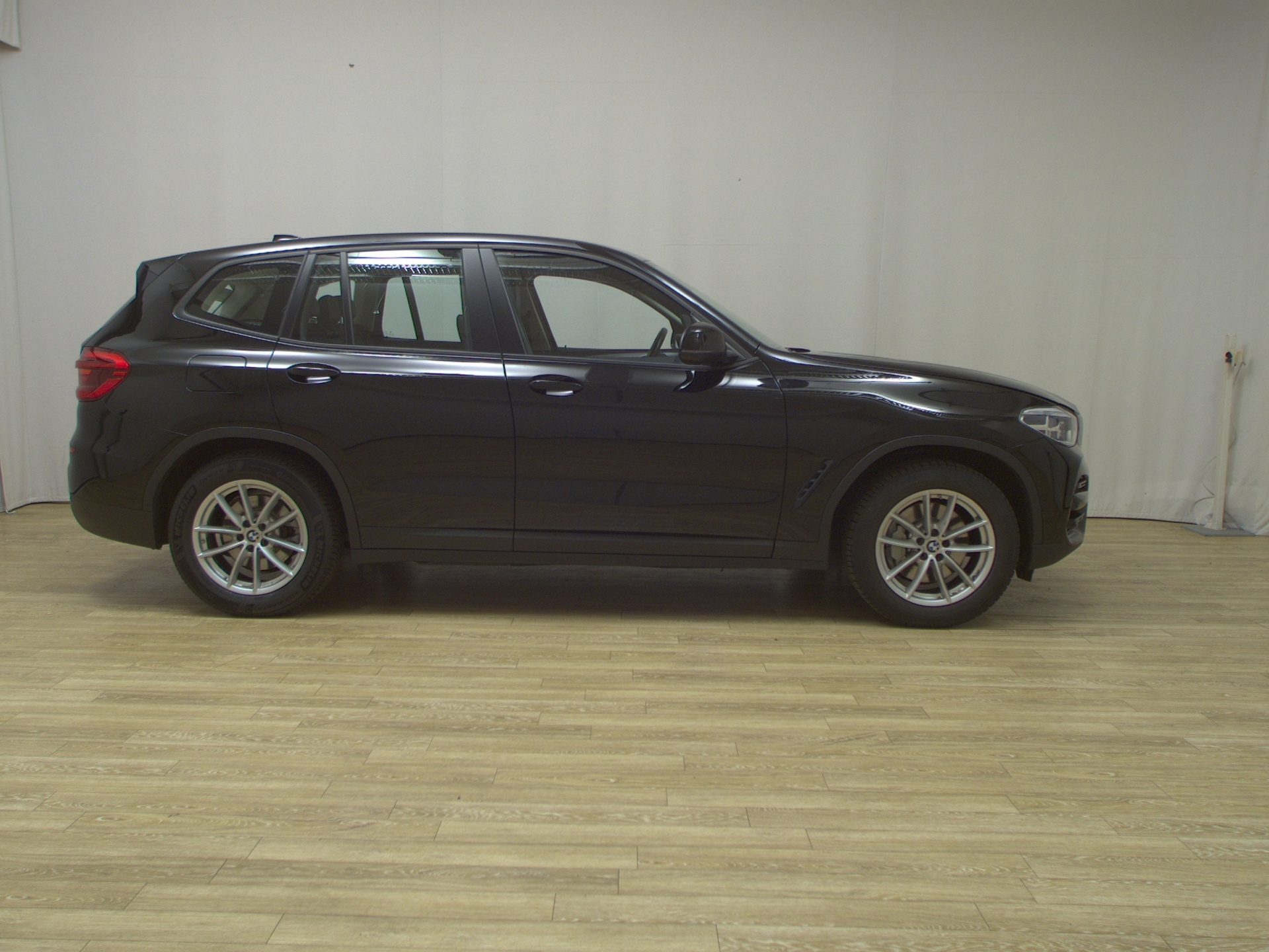 BMW X3 xDrive30i Advantage Navi LED+ LC+ HuD AHK