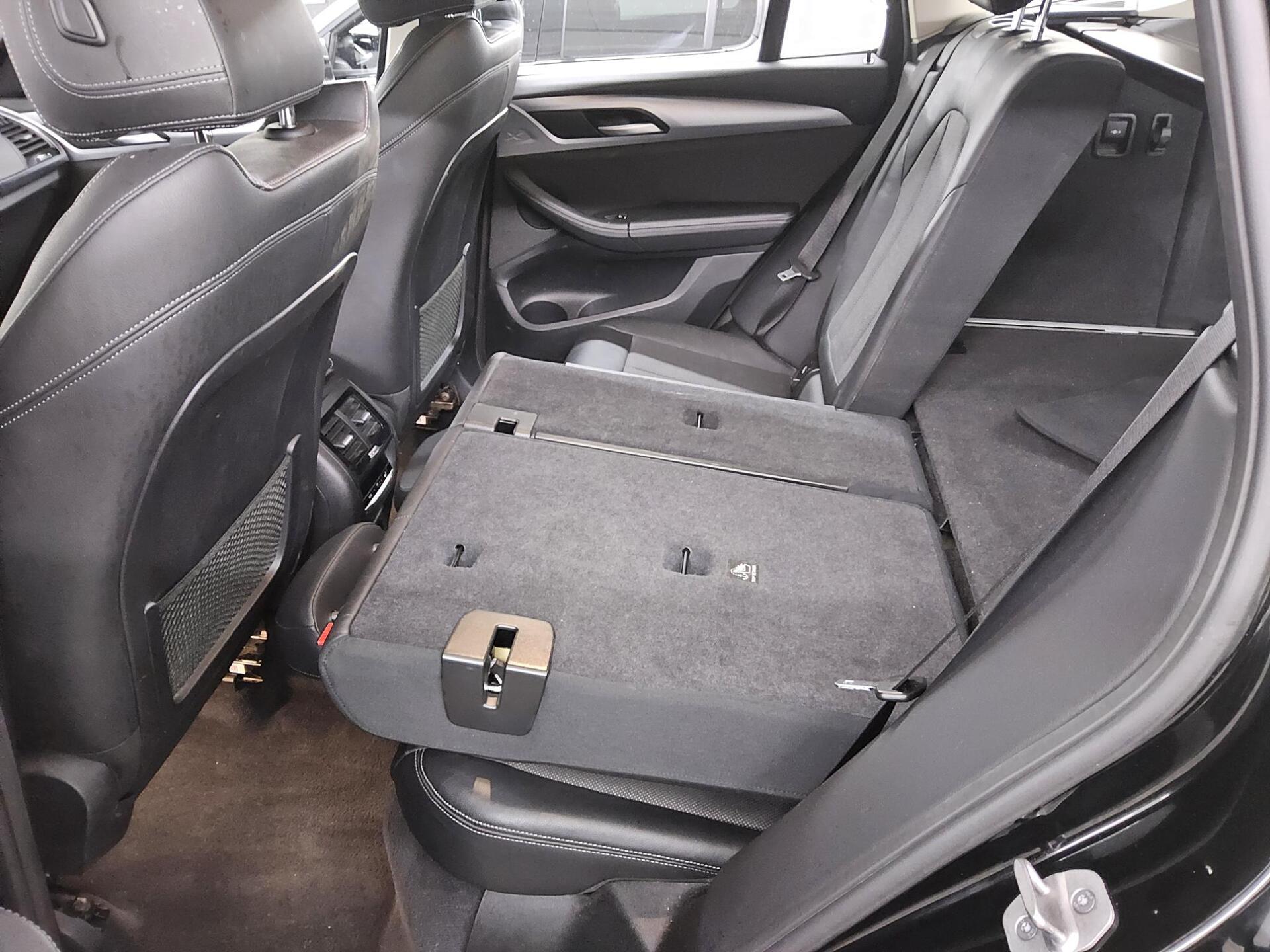 BMW X3 xDrive30i Advantage Navi LED+ LC+ HuD AHK 12