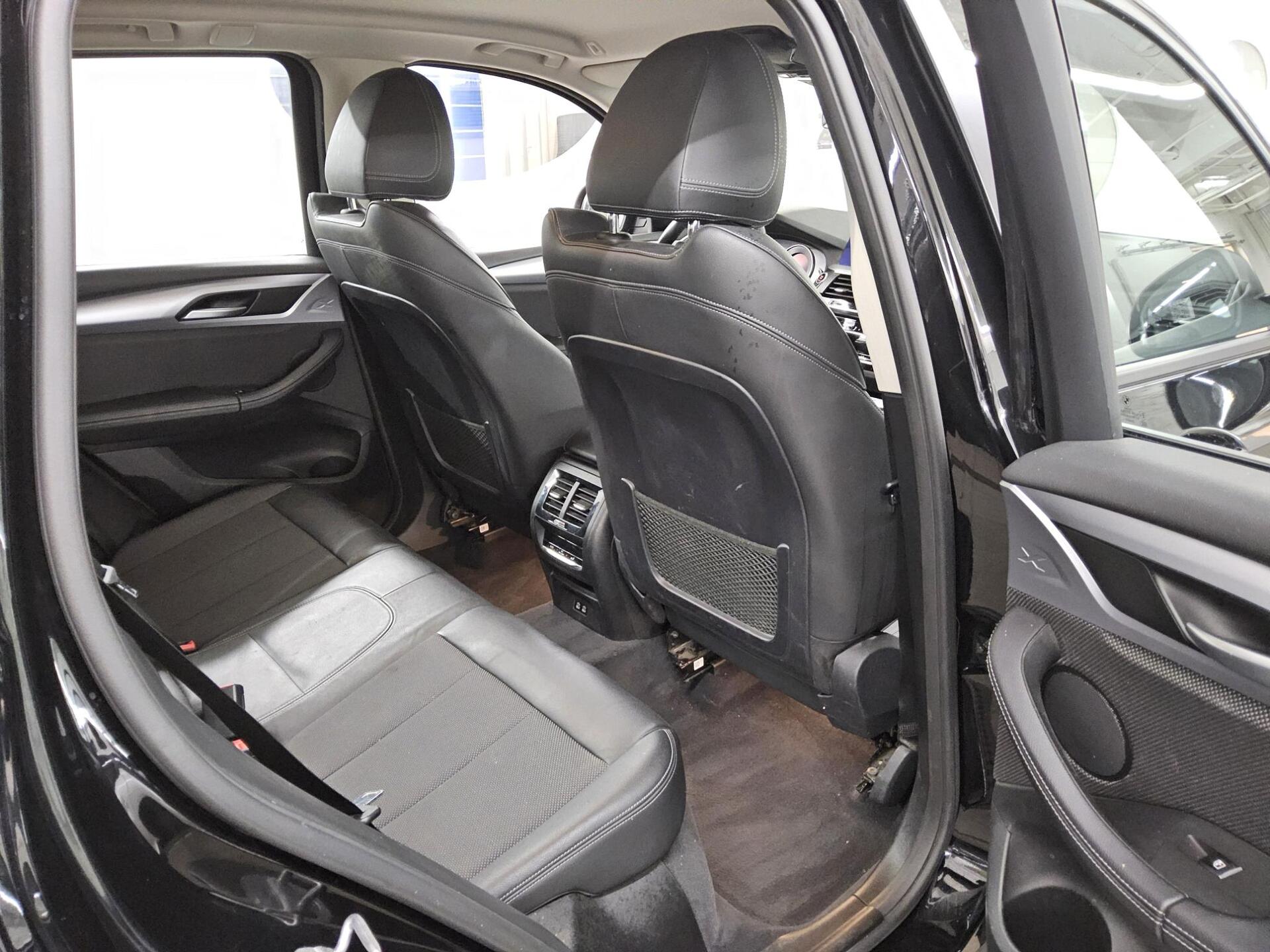 BMW X3 xDrive30i Advantage Navi LED+ LC+ HuD AHK 13