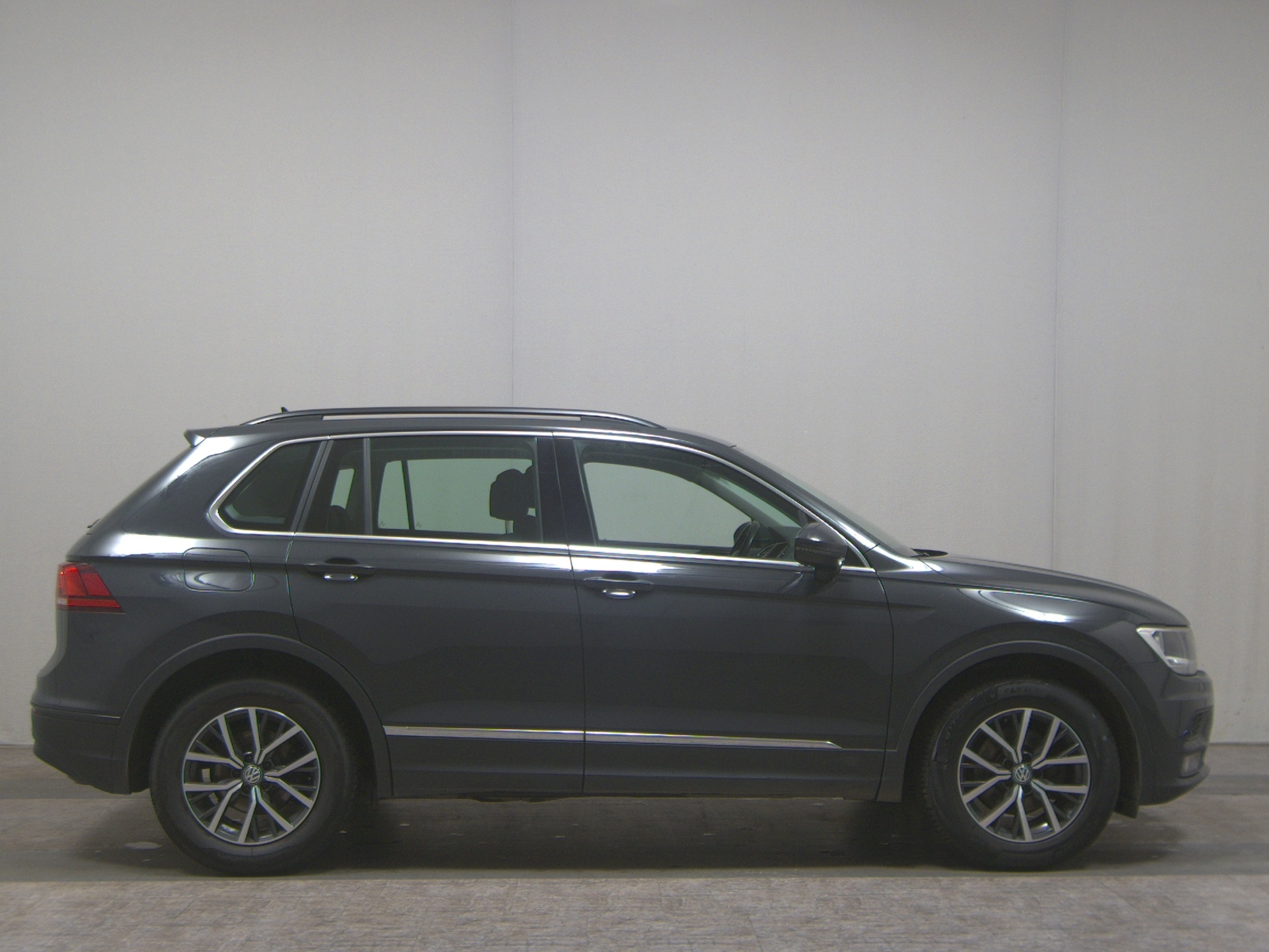 Volkswagen Tiguan 2.0 TDI Comf. Navi AHK AID