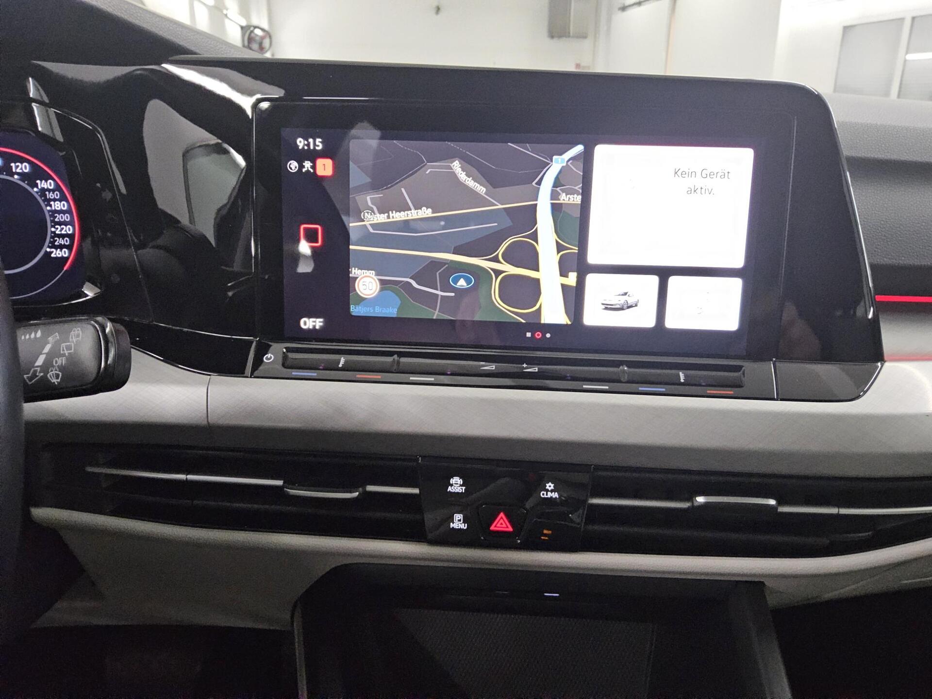 Volkswagen Golf-8 Var. 2.0 TDI Life Navi LED DC ACC PDC BT 7