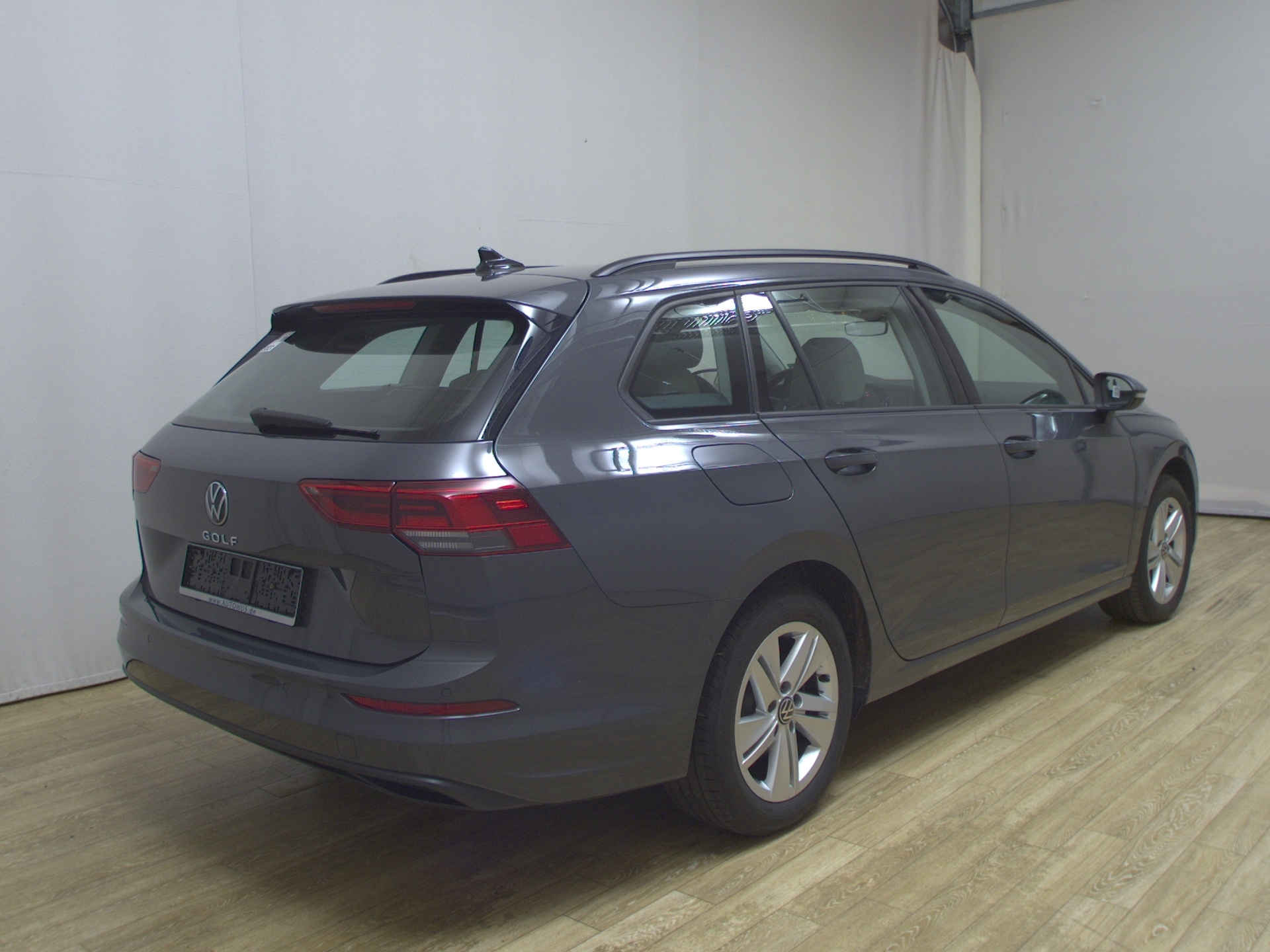 Volkswagen Golf-8 Var. 2.0 TDI Life Navi LED DC ACC PDC BT 4