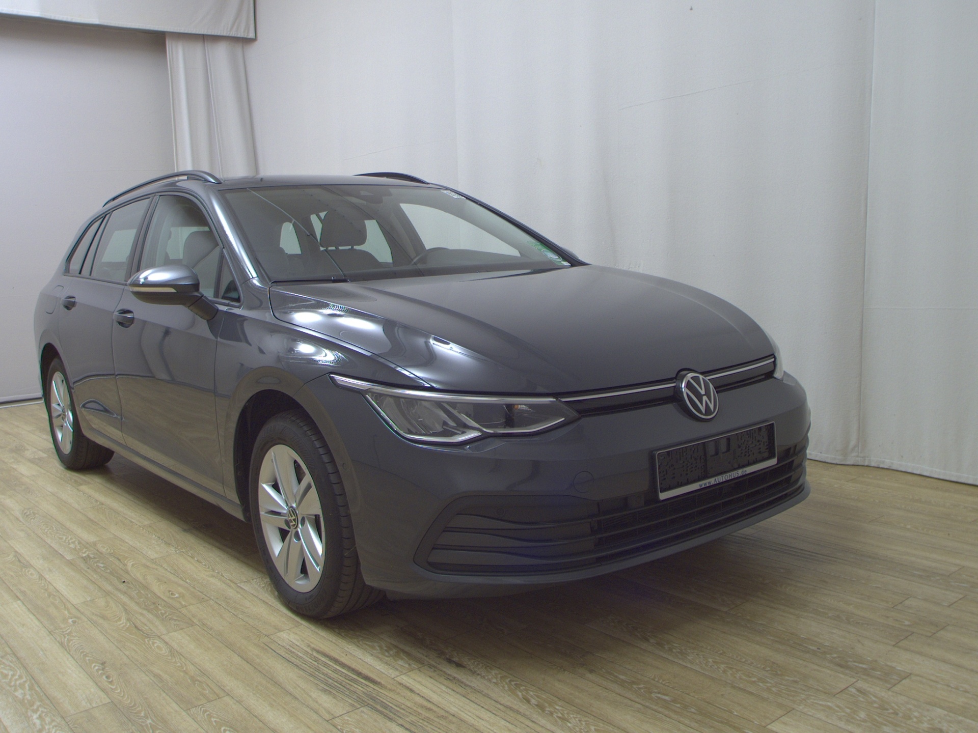 Volkswagen Golf-8 Var. 2.0 TDI Life Navi LED DC ACC PDC BT 3