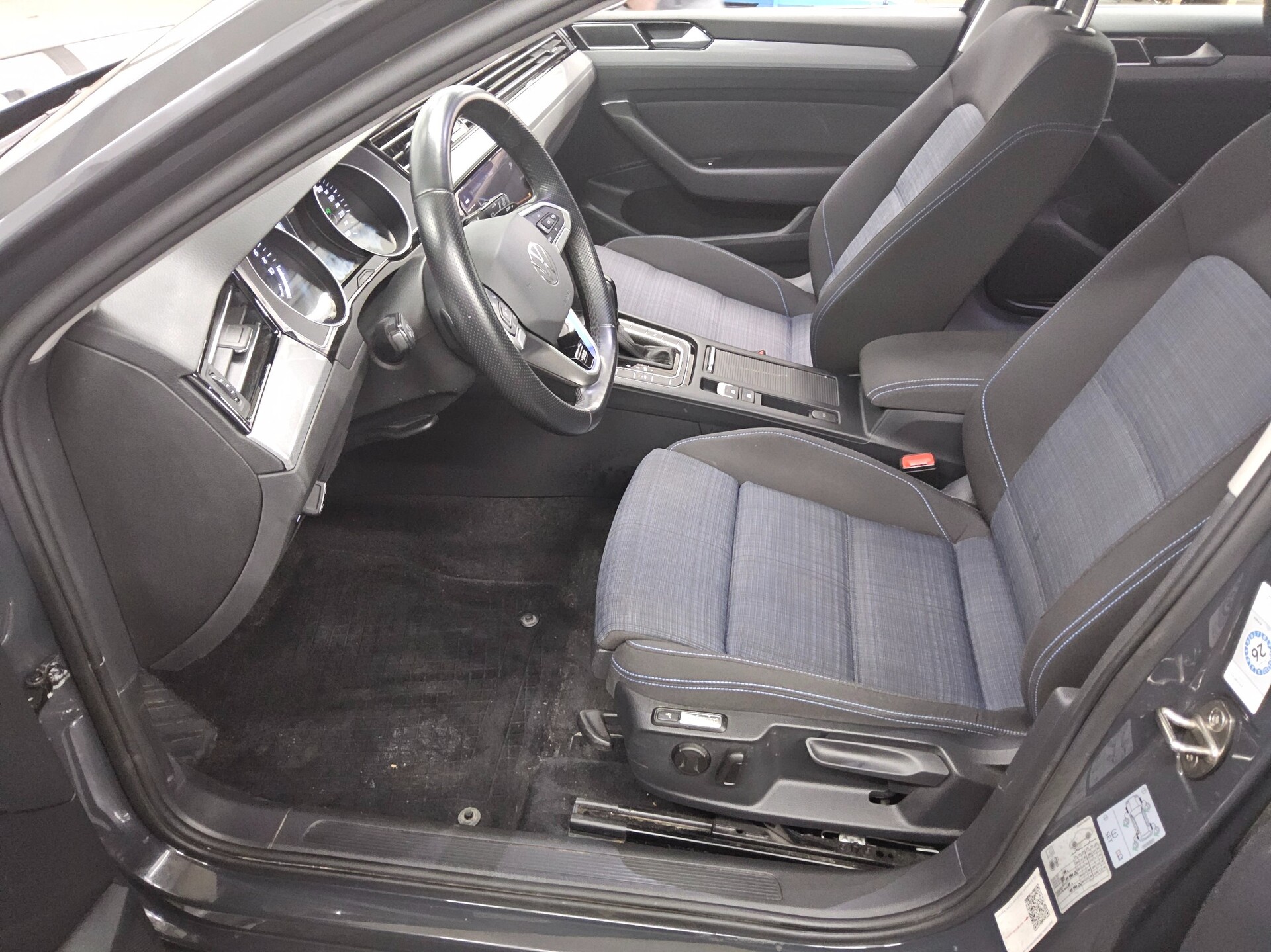 Volkswagen Passat Var. GTE 1.4 TSI Navi LED Ahk RFK ACC 8