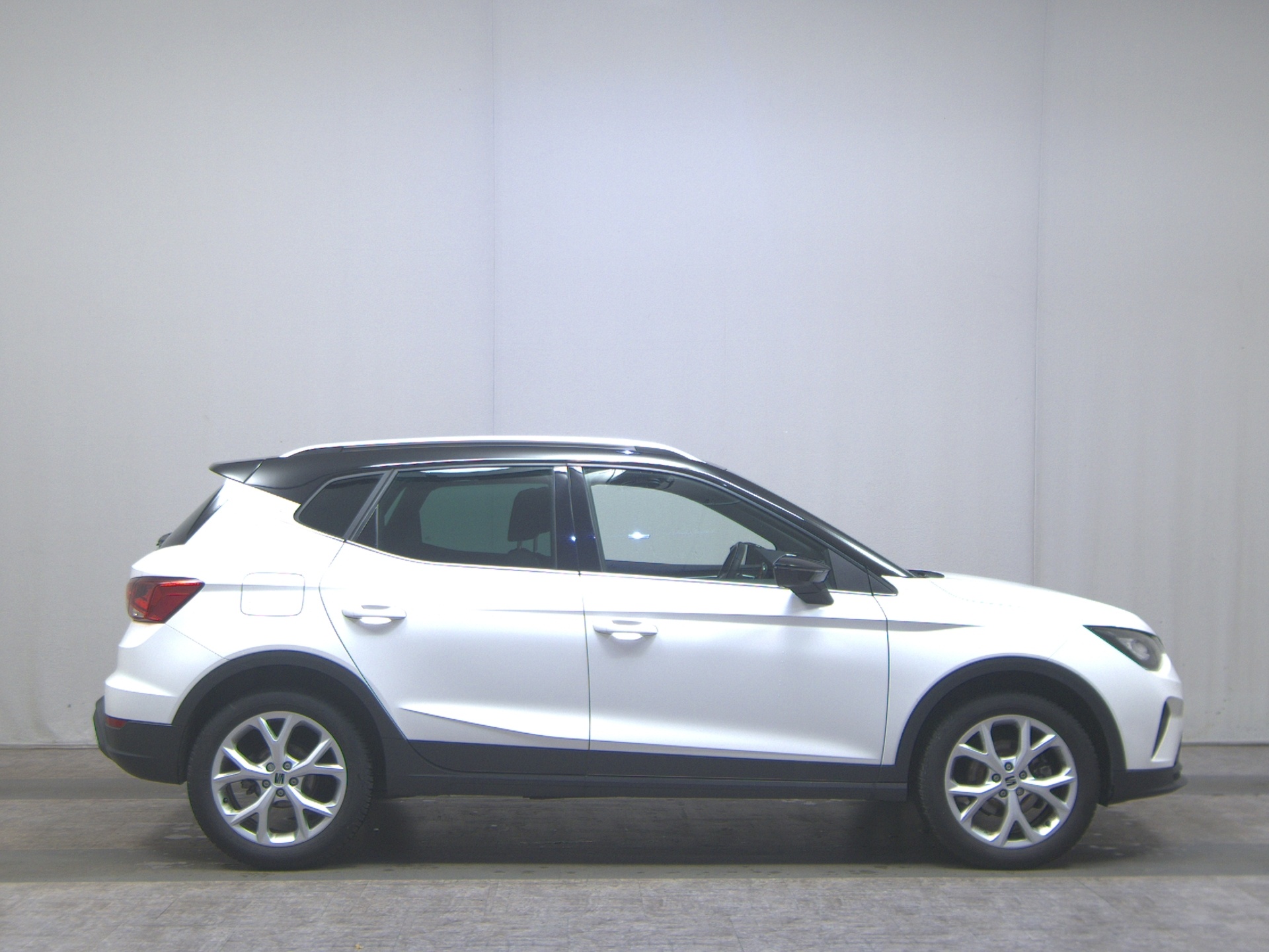 Seat Arona 1.0 TSI FR-Line Navi LED PDC SHZ