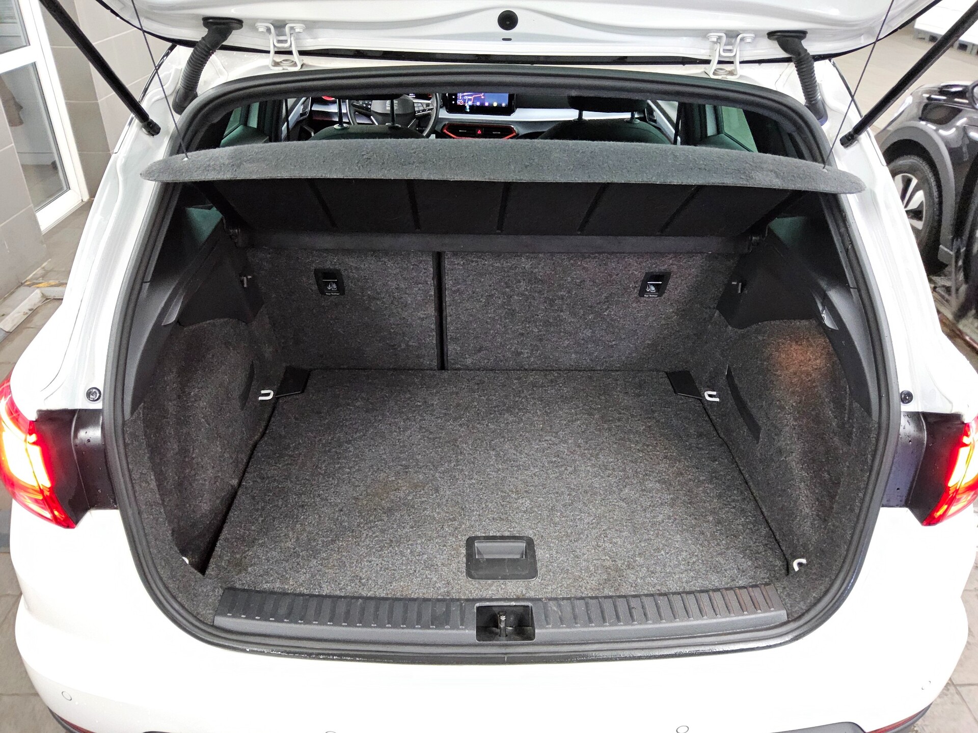 Seat Arona 1.0 TSI FR-Line Navi LED PDC SHZ 12