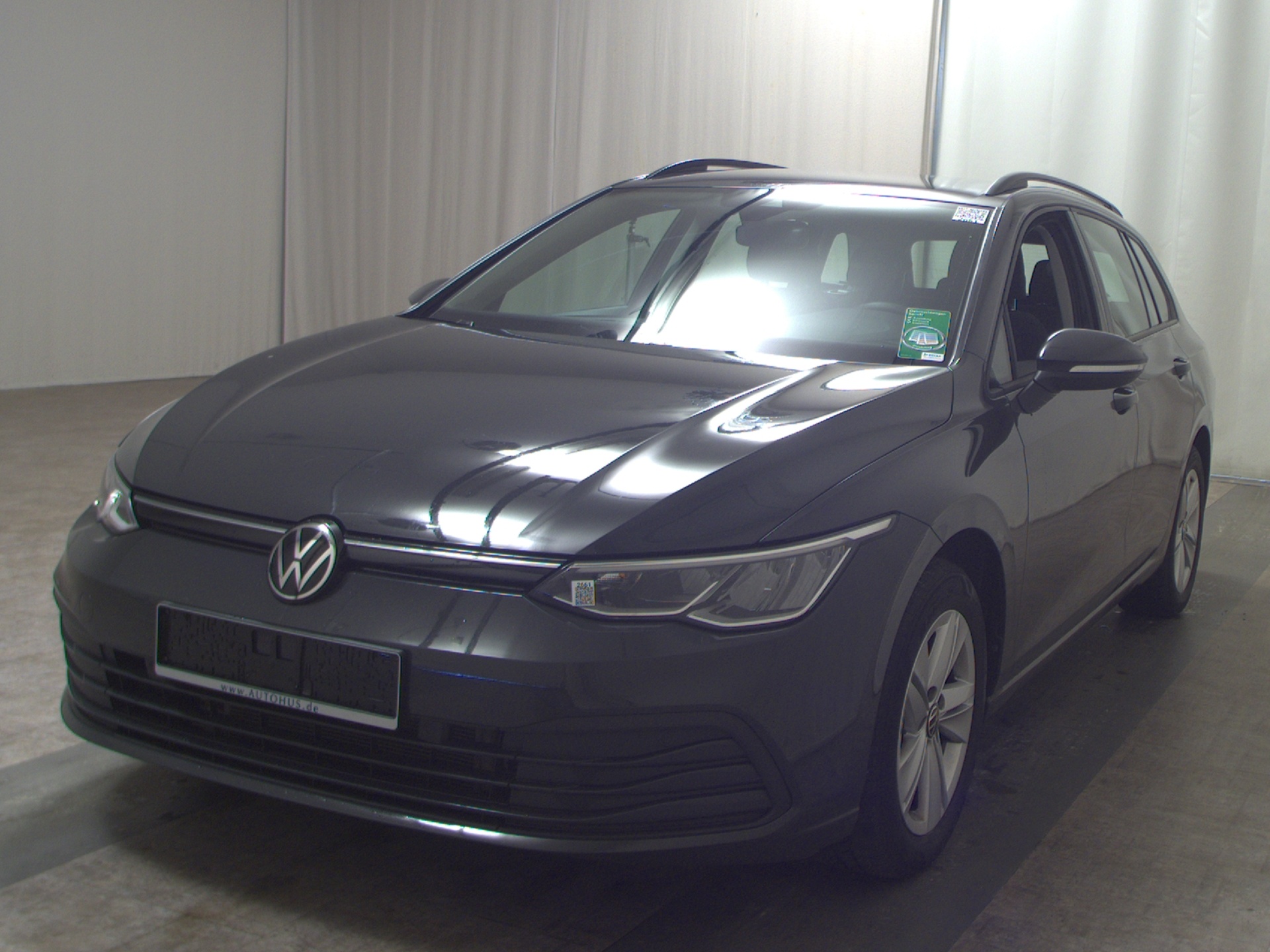 Volkswagen Golf-8 Var. 2.0 TDI Life Navi LED DC AHK ACC PDC 2