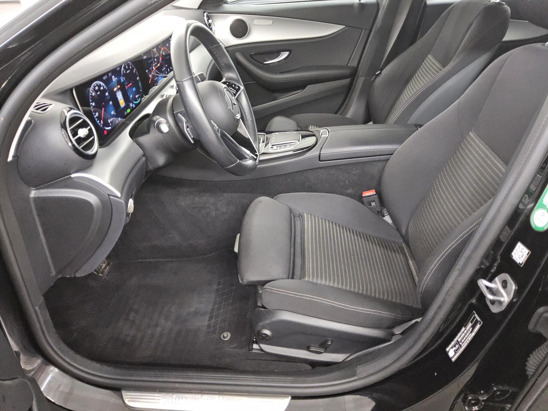 Mercedes-Benz E 300 de Avantgarde Navi LED Widescreen AHK RfK 9