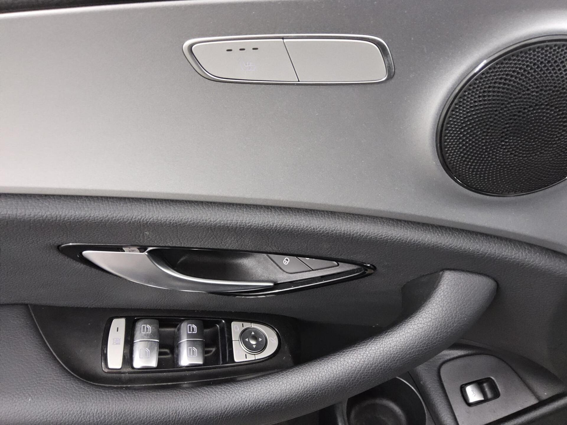 Mercedes-Benz E 300 de Avantgarde Navi LED Widescreen AHK RfK 10