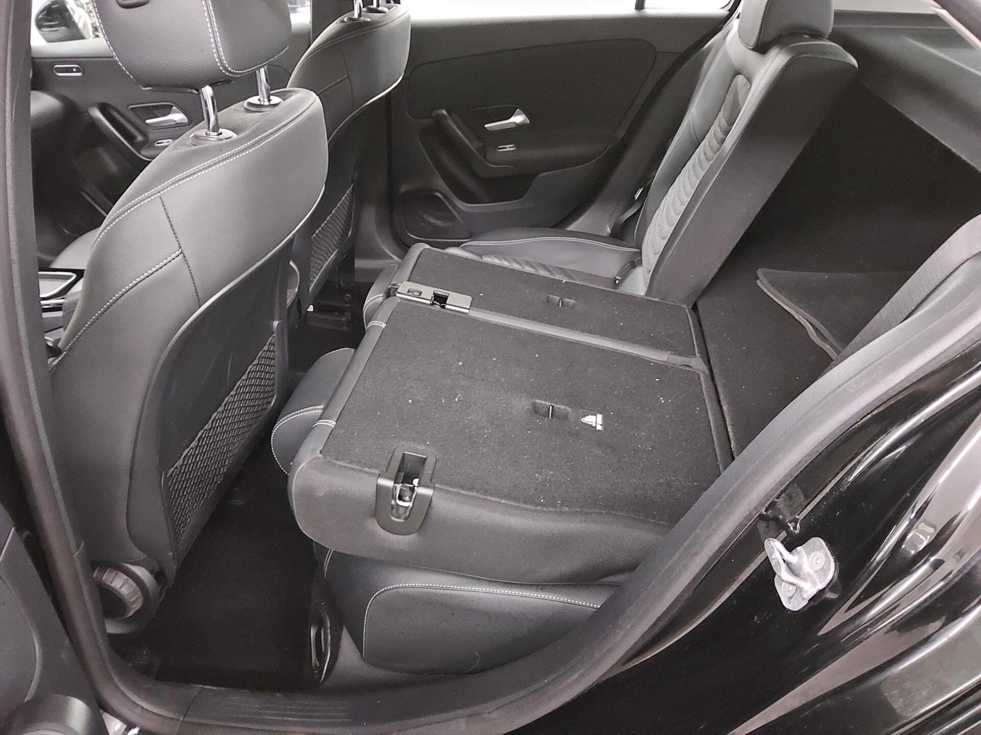 Mercedes-Benz A 200 d Navi LED RFK MBUX PDC Shz 13