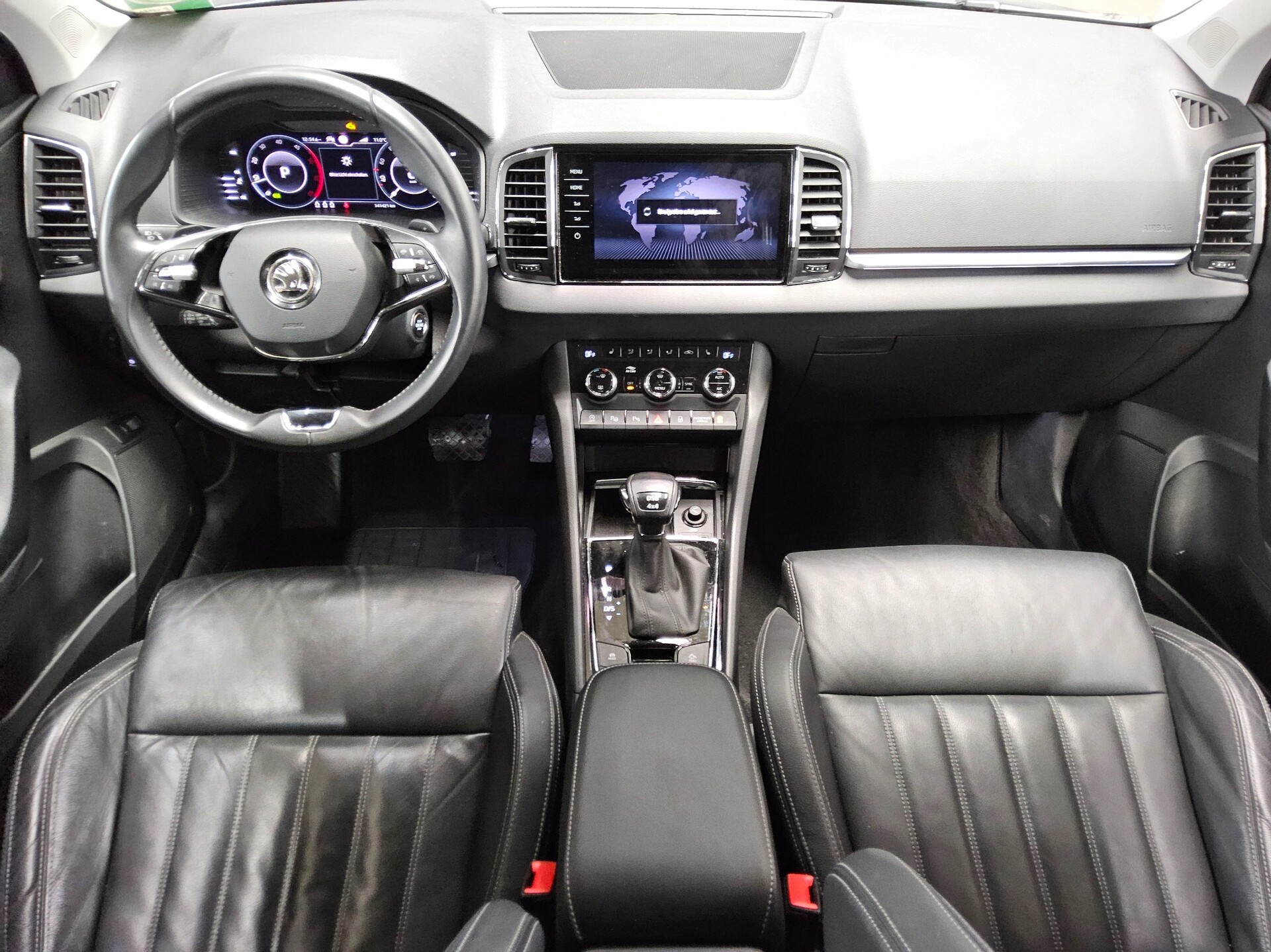 Skoda Karoq 2.0 TDI 4x4 Style Leder Navi LED vc RfK 5