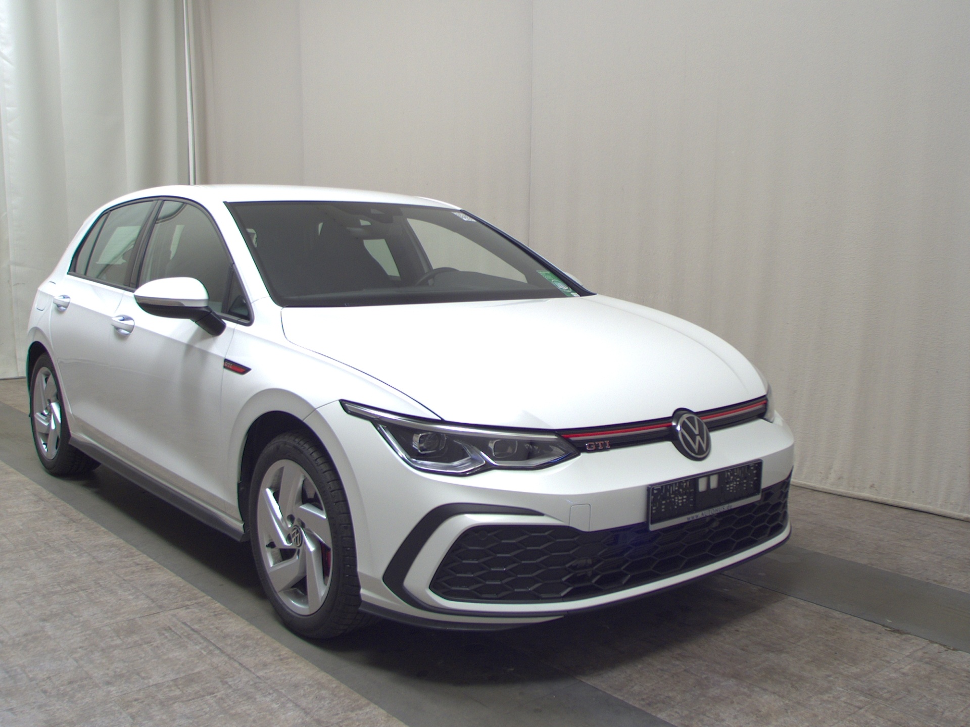 Volkswagen Golf-8 2.0 TSI GTI LED+ DC 3