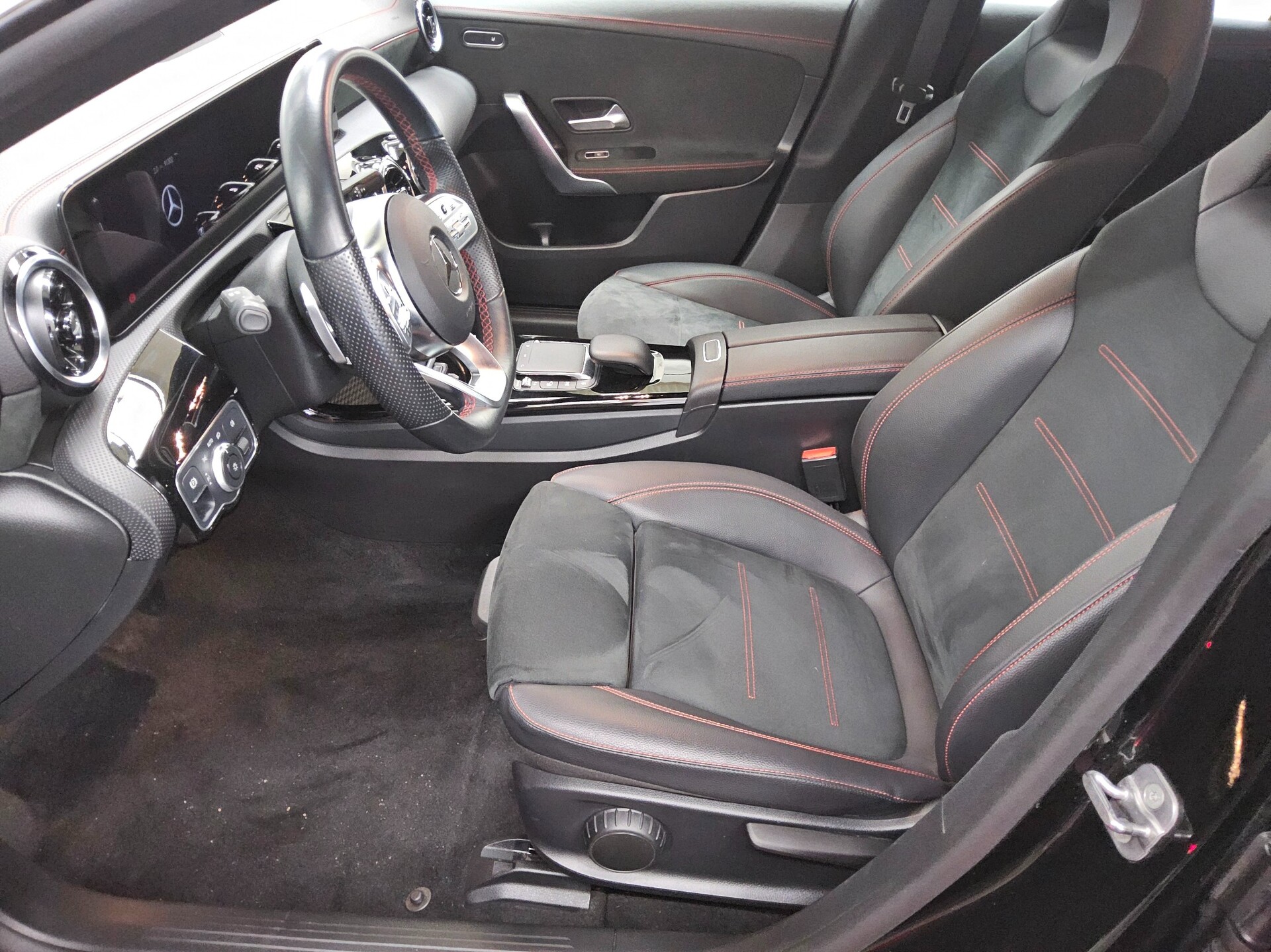 Mercedes-Benz CLA 200 SB d AMG-Line Navi LED PDC Shz Tempomat 9