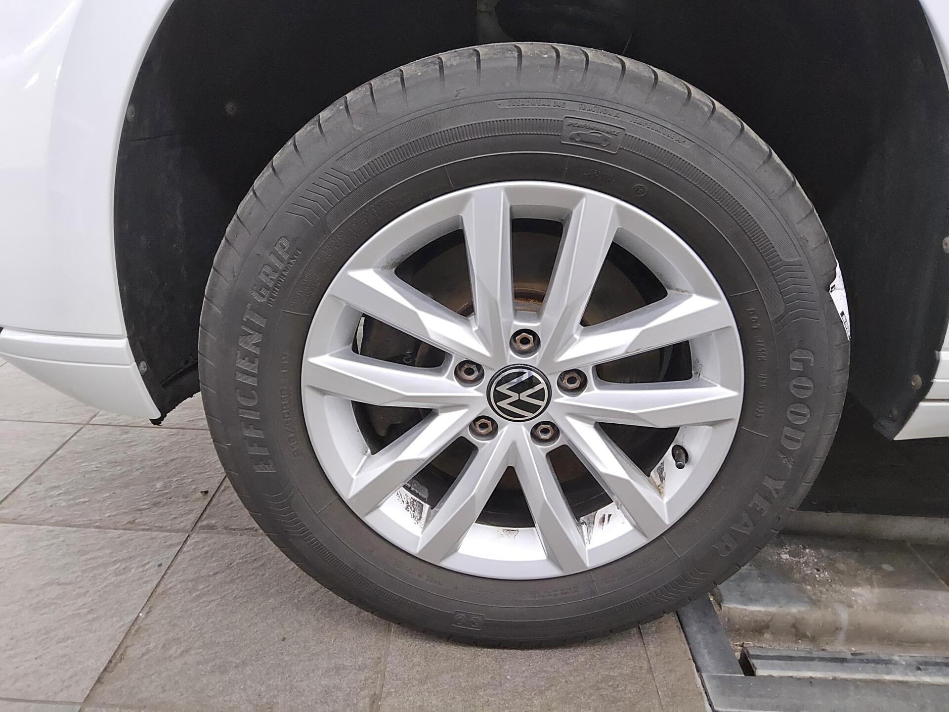 Volkswagen Passat Var. 2.0 TDI Business Navi LED PDC RfK 10