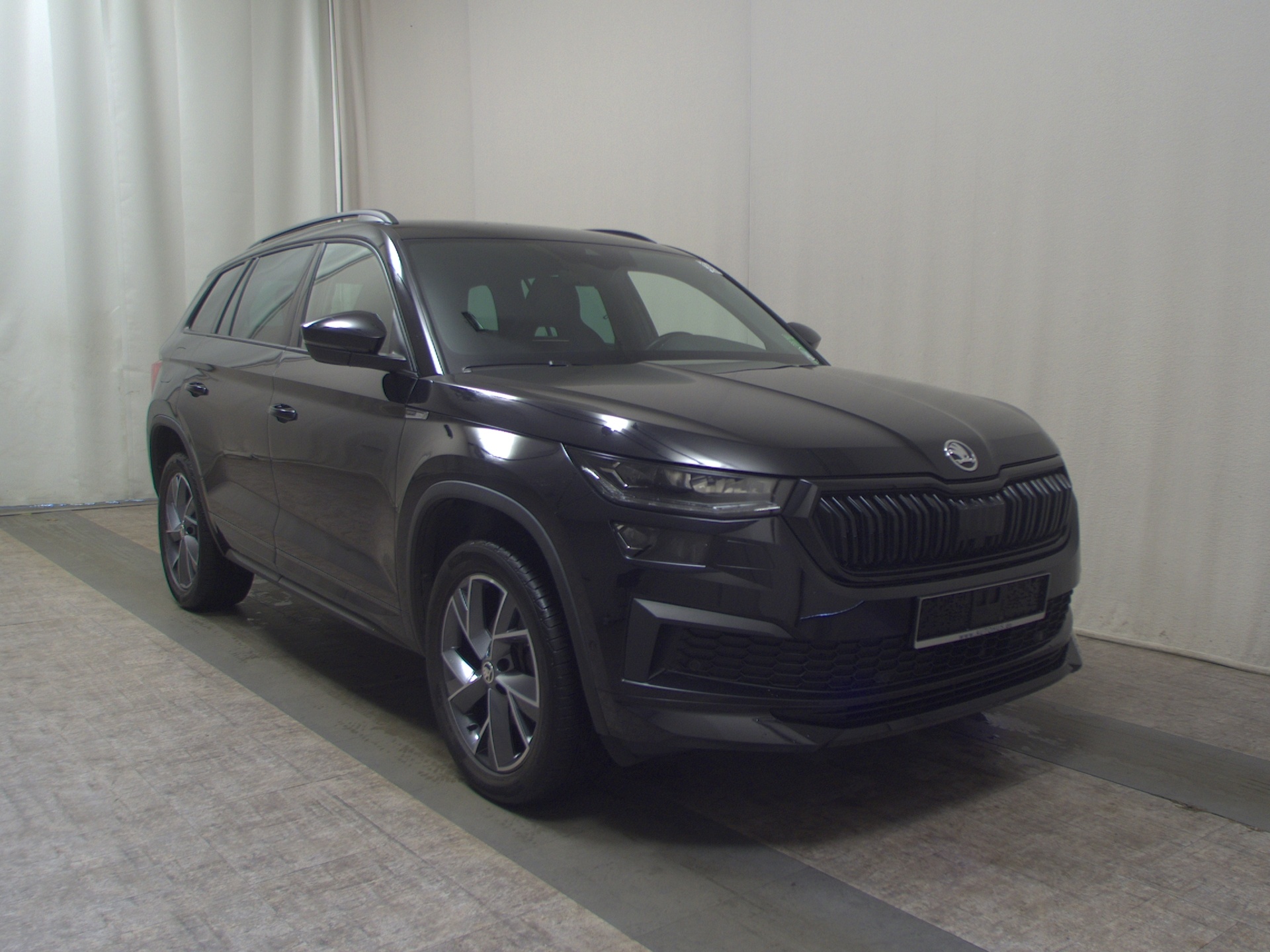 Skoda Kodiaq 2.0 TDI SportLine Navi LED vc DCC ACC 3