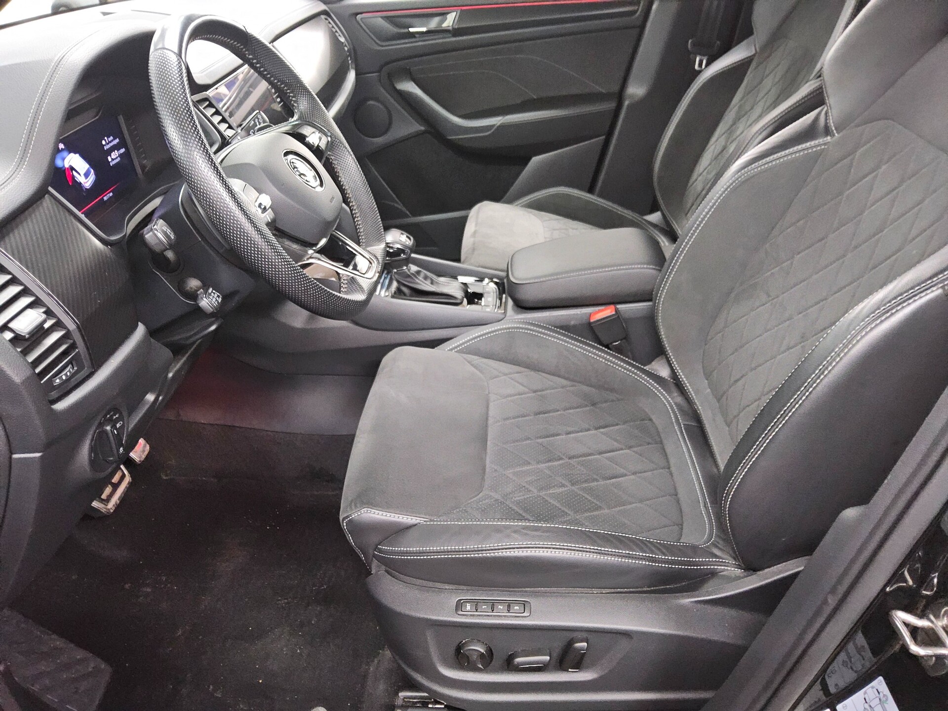 Skoda Kodiaq 2.0 TDI SportLine Navi LED vc DCC ACC 9