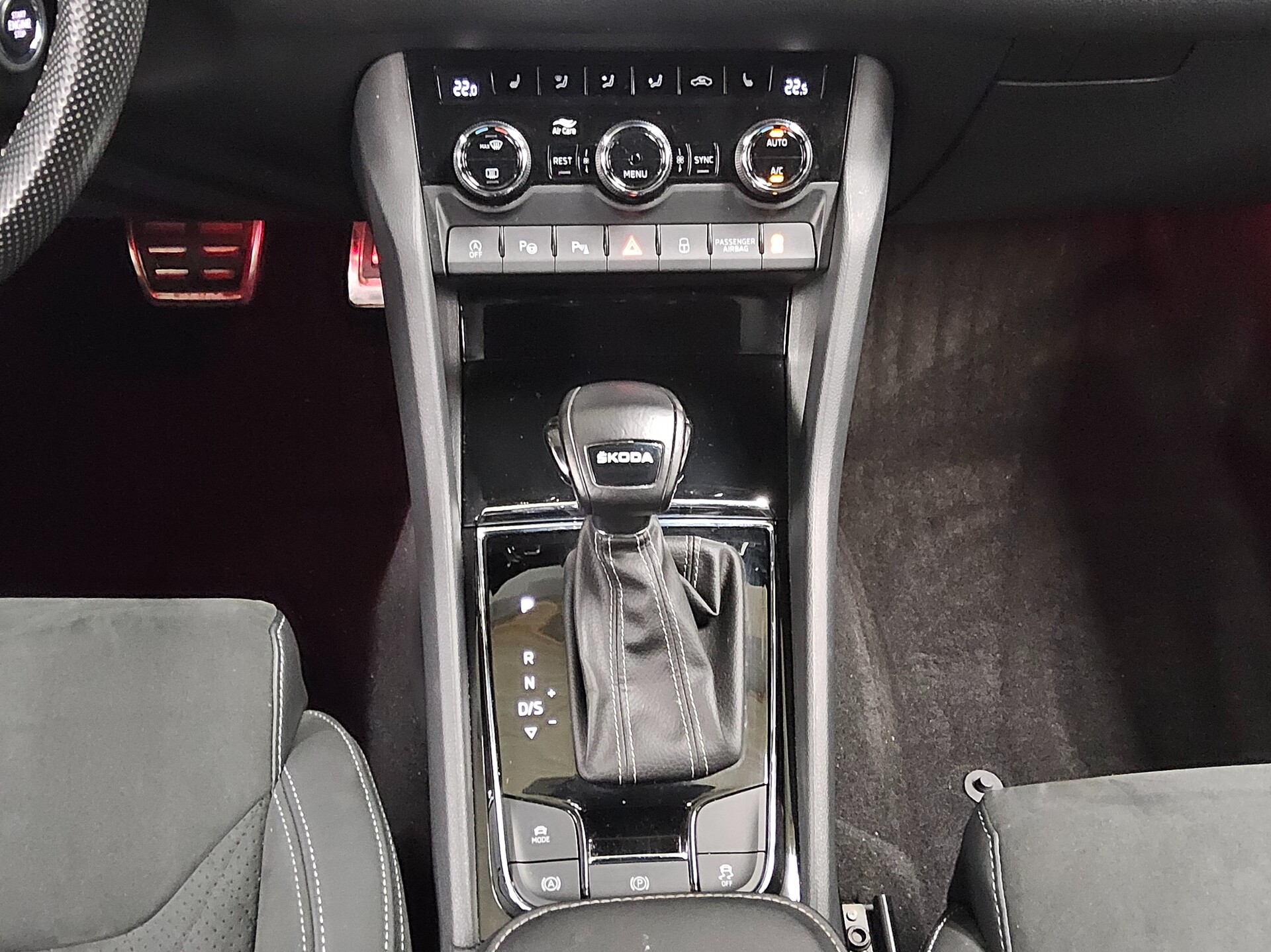 Skoda Kodiaq 2.0 TDI SportLine Navi LED vc DCC ACC 6